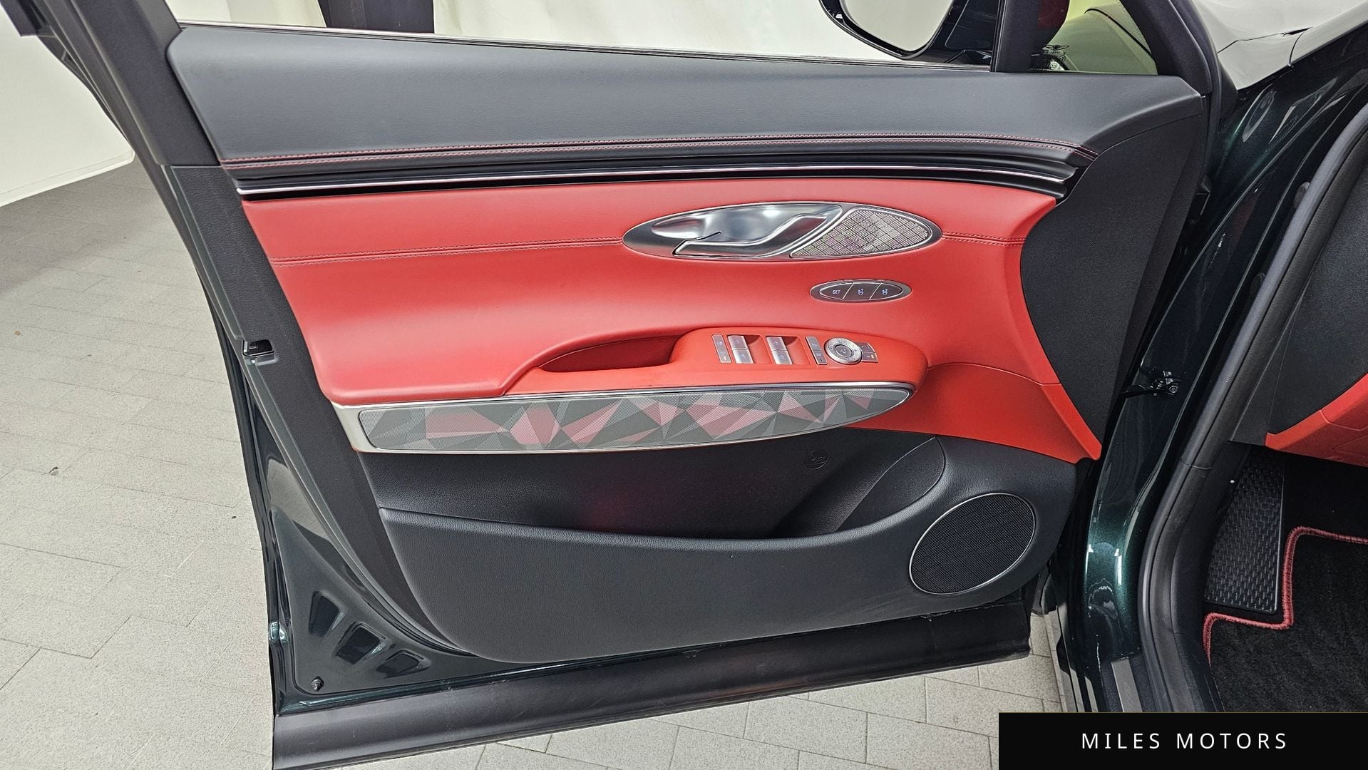 Genesis GV70 2022 — миниатюра 14