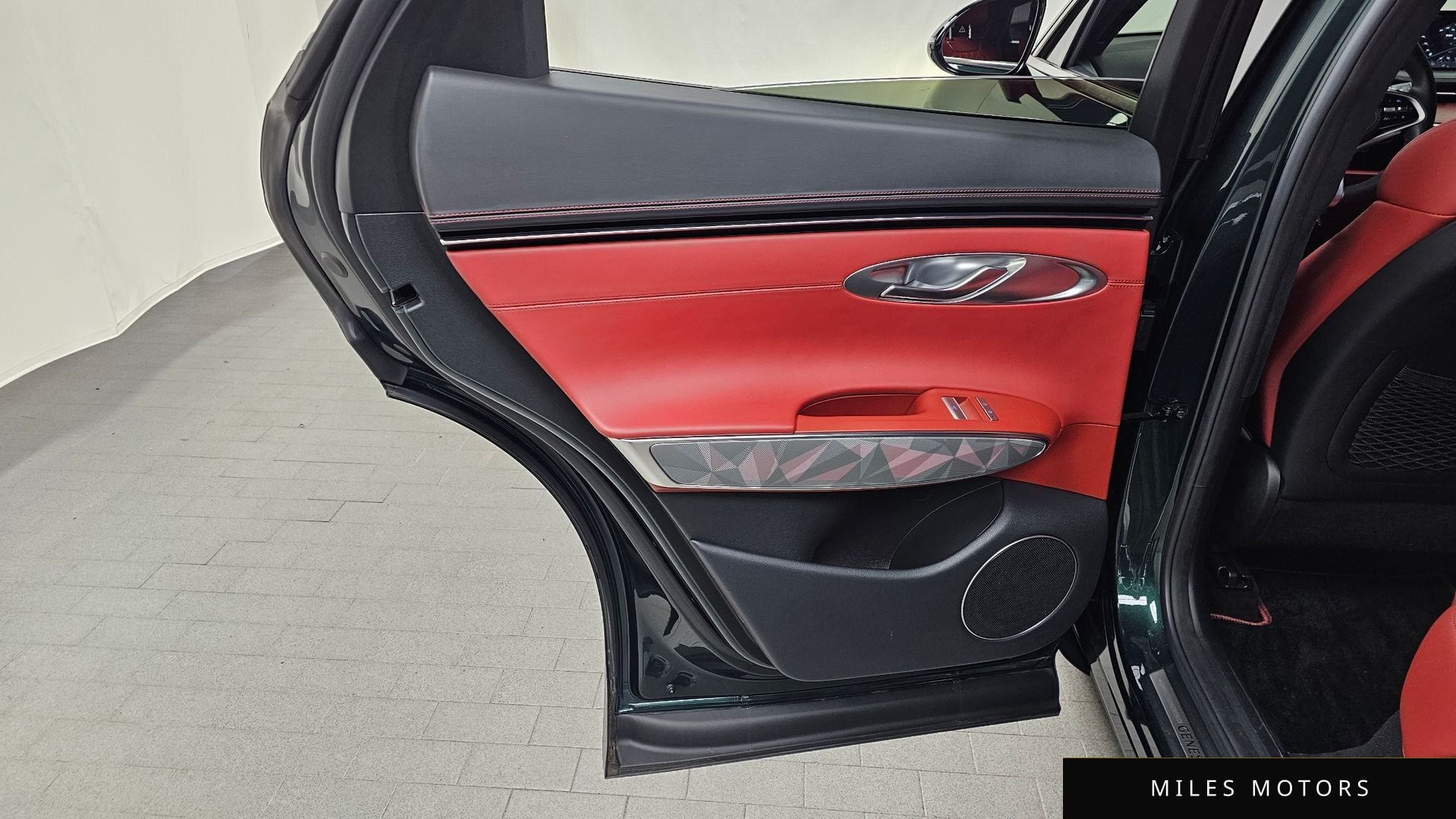 Genesis GV70 2022 — миниатюра 15