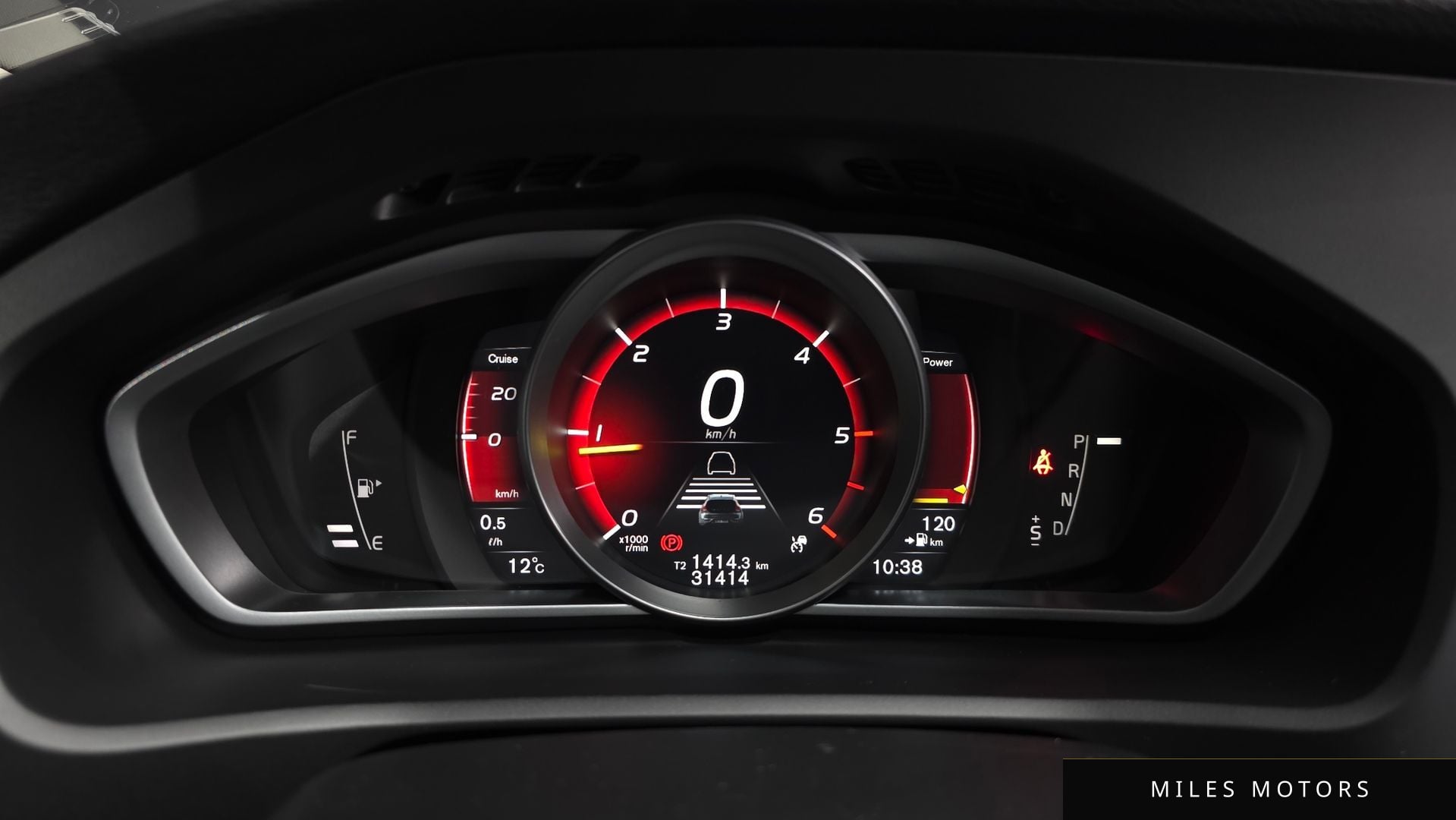 Volvo V40 크로스컨트리 2019 — миниатюра 11
