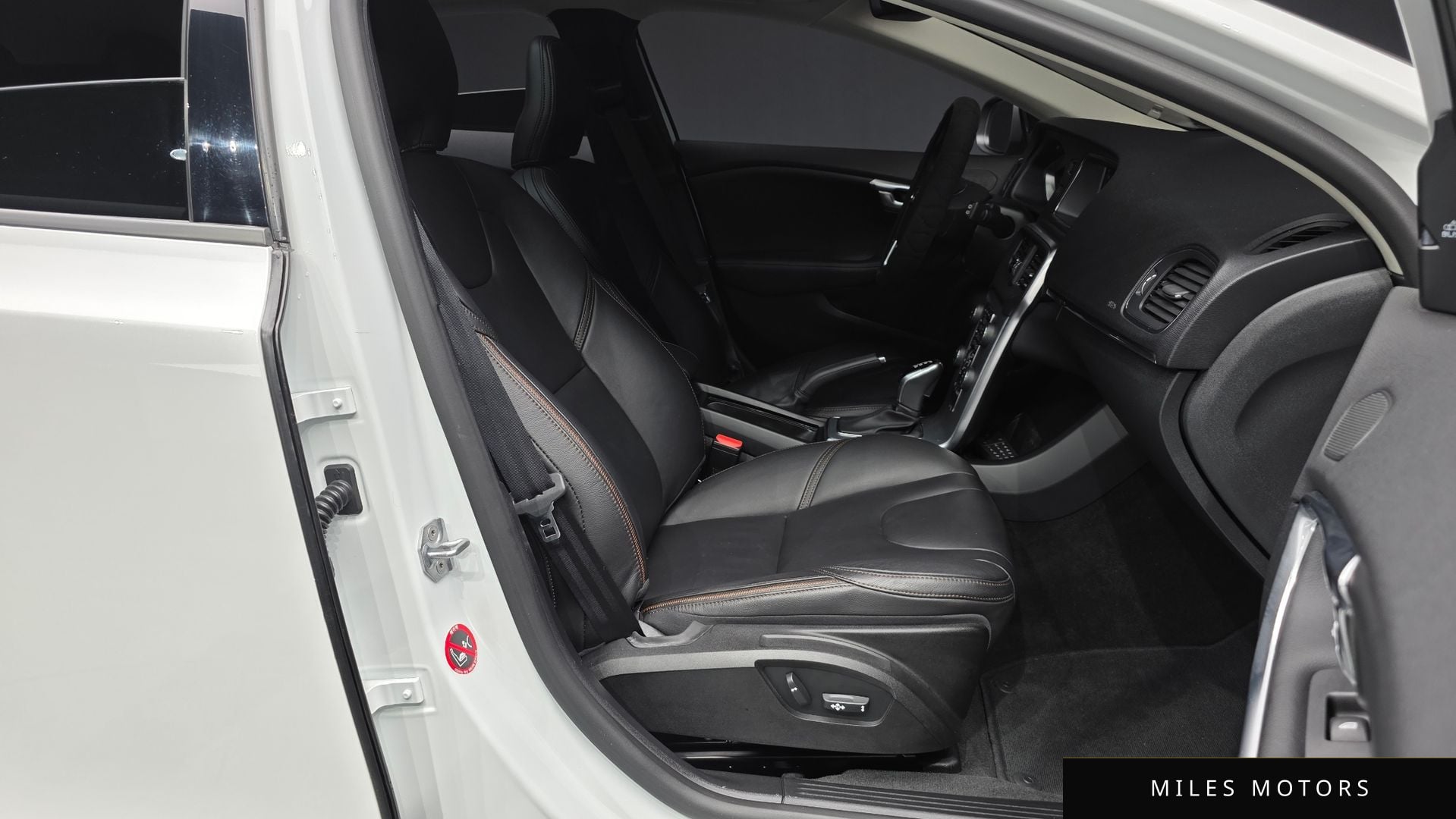 Volvo V40 크로스컨트리 2019 — миниатюра 17