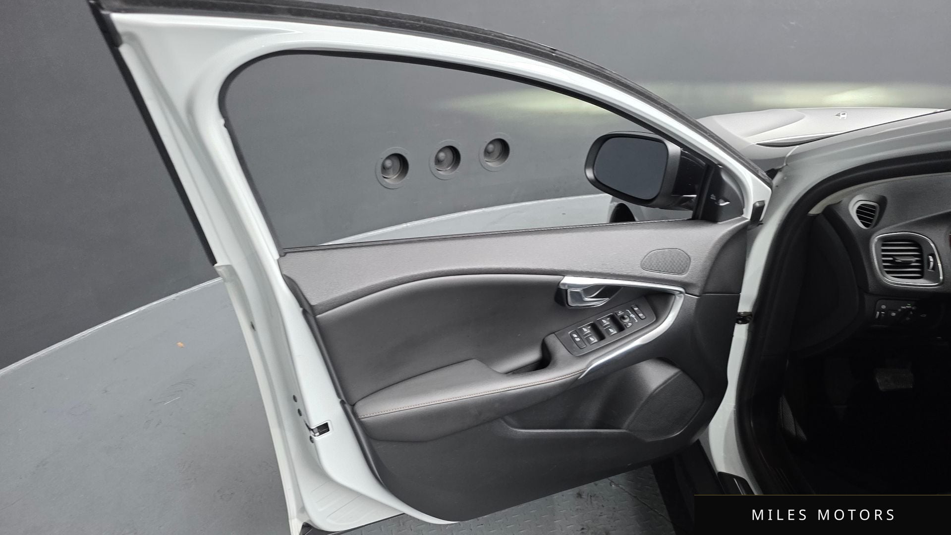 Volvo V40 크로스컨트리 2019 — миниатюра 14