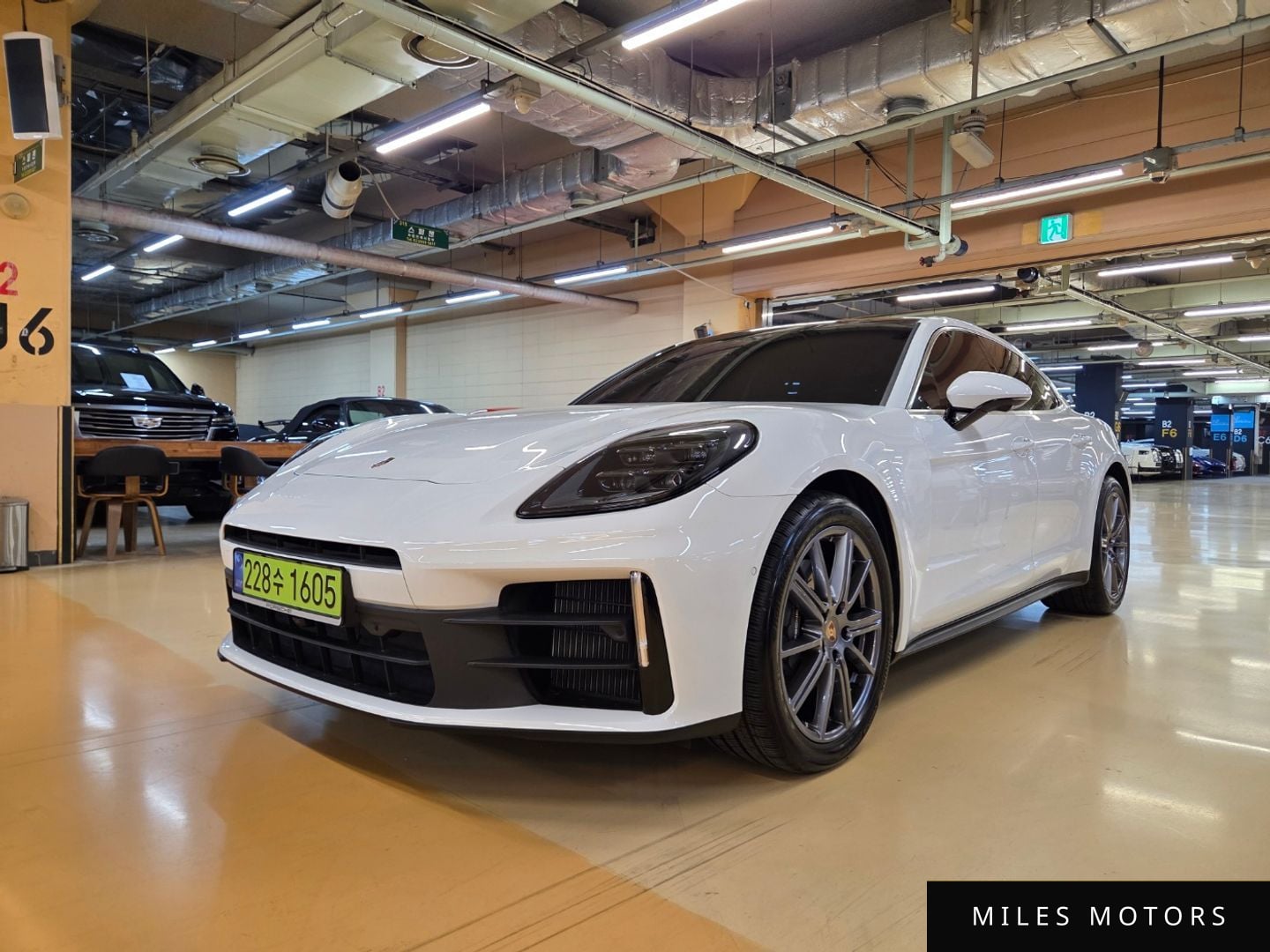 Porsche Panamera 2024 — фото 1 из 12