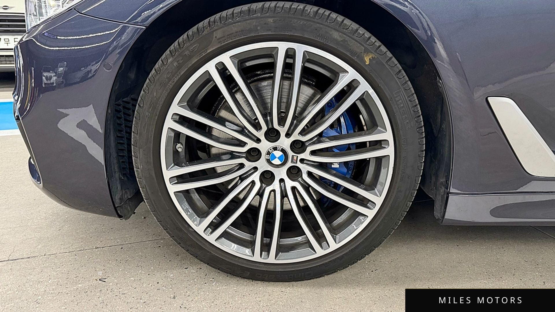 BMW 5 Series (G30) 2020 — миниатюра 5