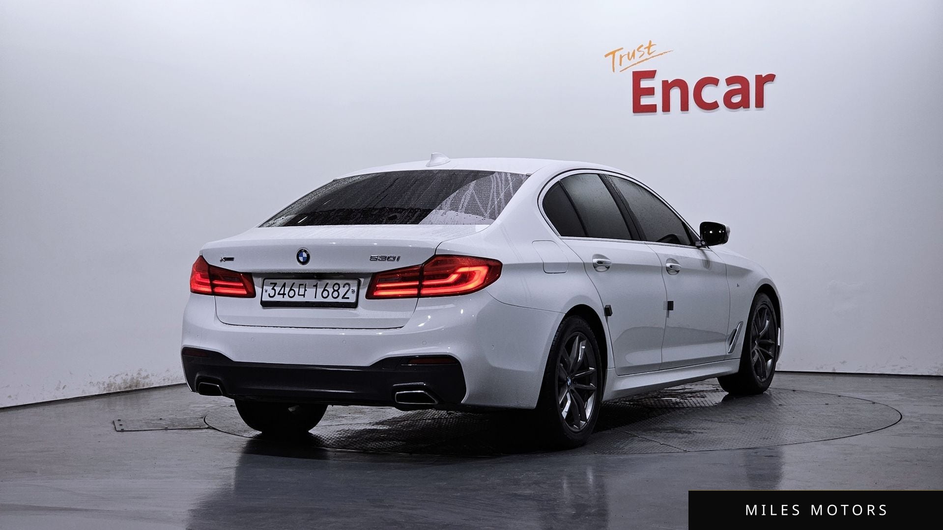 BMW 5 Series (G30) 2018 — миниатюра 2
