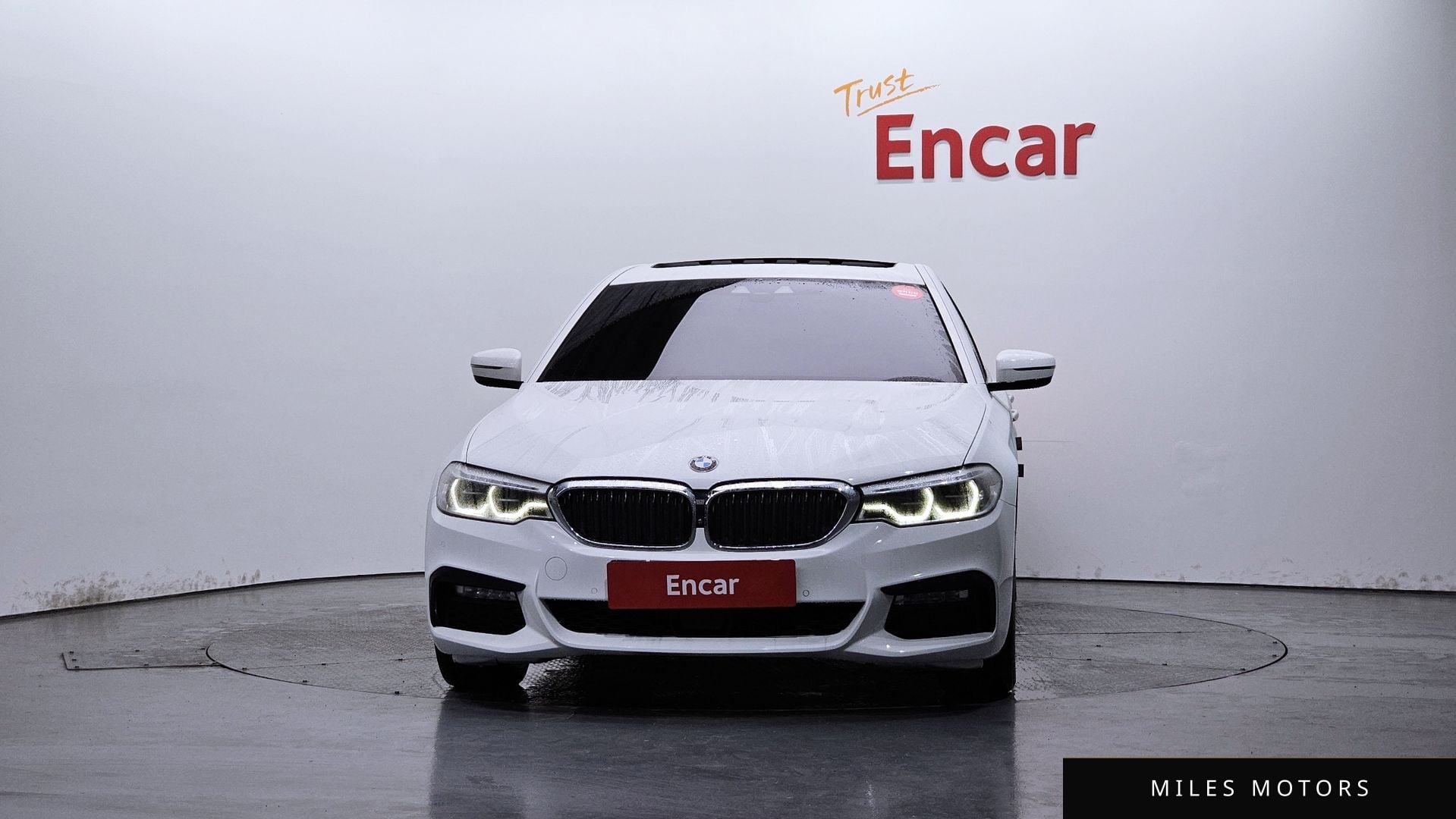 BMW 5 Series (G30) 2018 — миниатюра 3