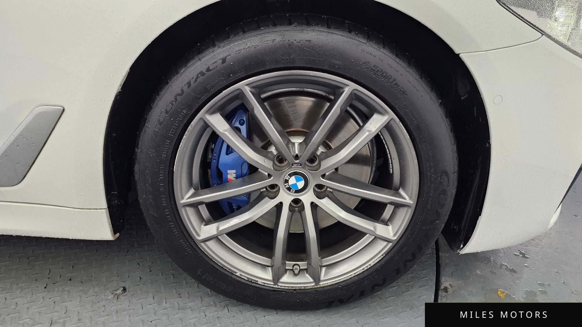 BMW 5 Series (G30) 2018 — миниатюра 5