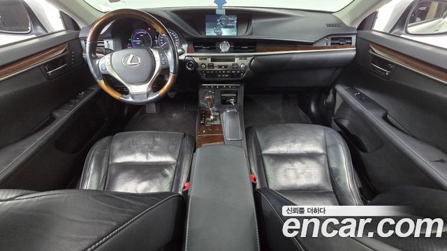 Лексус ES300h 2015 — миниатюра 7