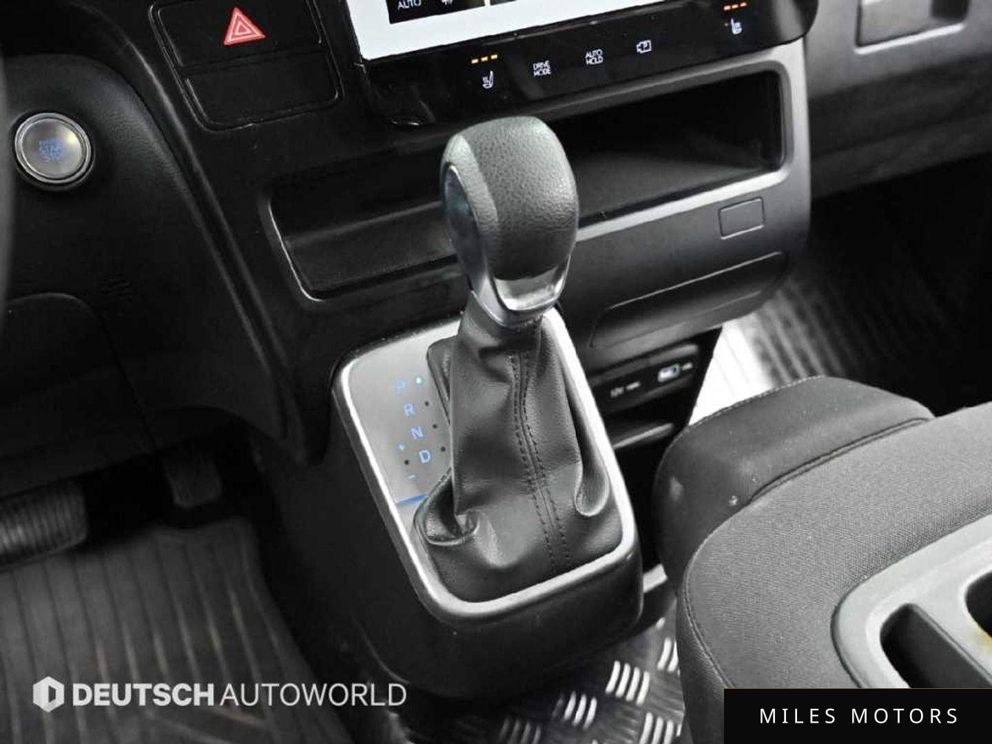 Hyundai Staria 2022 — миниатюра 9