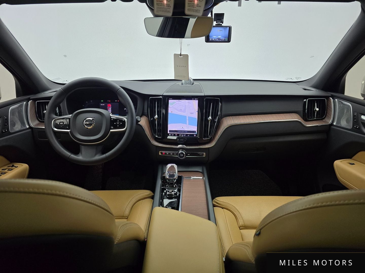 Volvo XC60 2023 — миниатюра 9