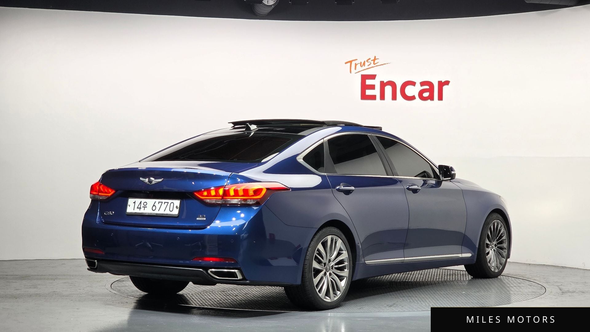 Hyundai Genesis 2016 — миниатюра 2