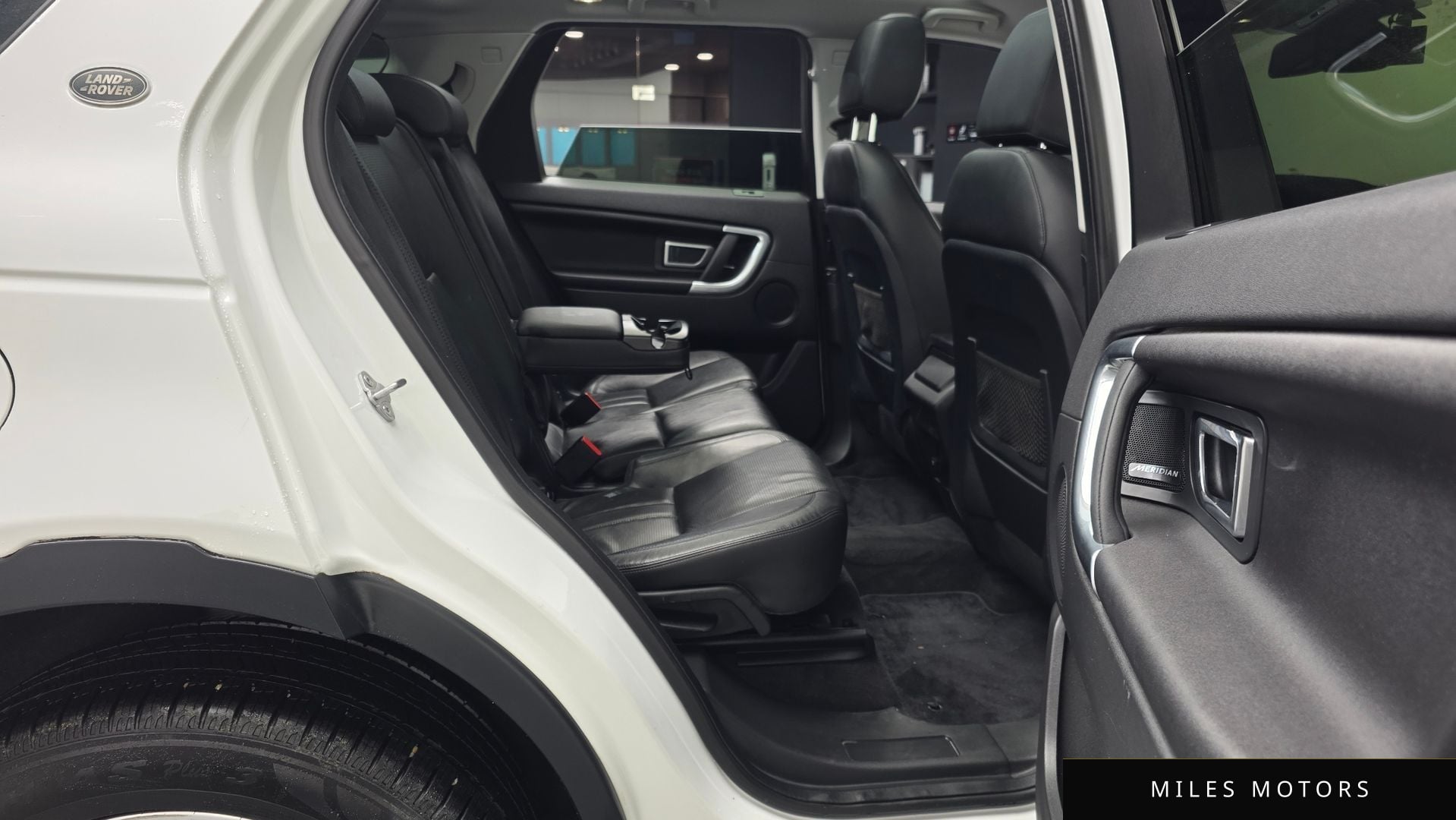 Land Rover Discovery Sport 2017 — миниатюра 12