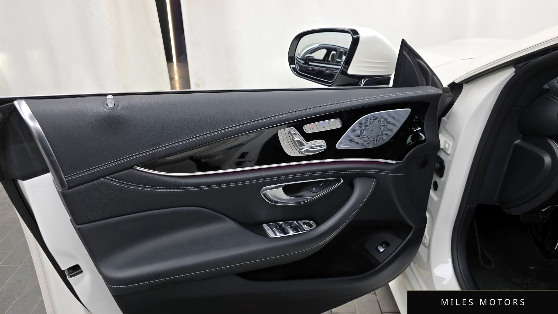 Mercedes-Benz AMG GT 2021 — миниатюра 14
