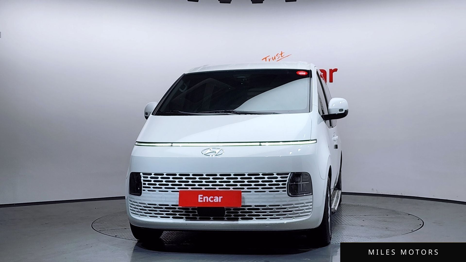 Hyundai Staria 2023 — миниатюра 3