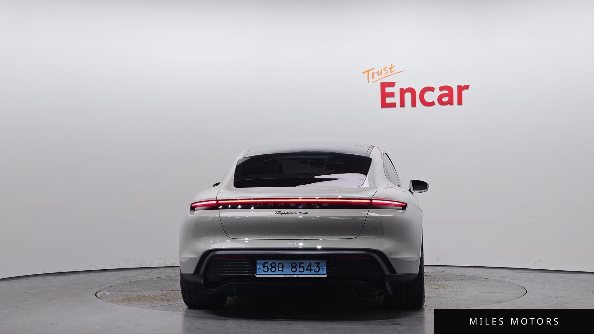 Porsche 타이칸 2021 — миниатюра 4