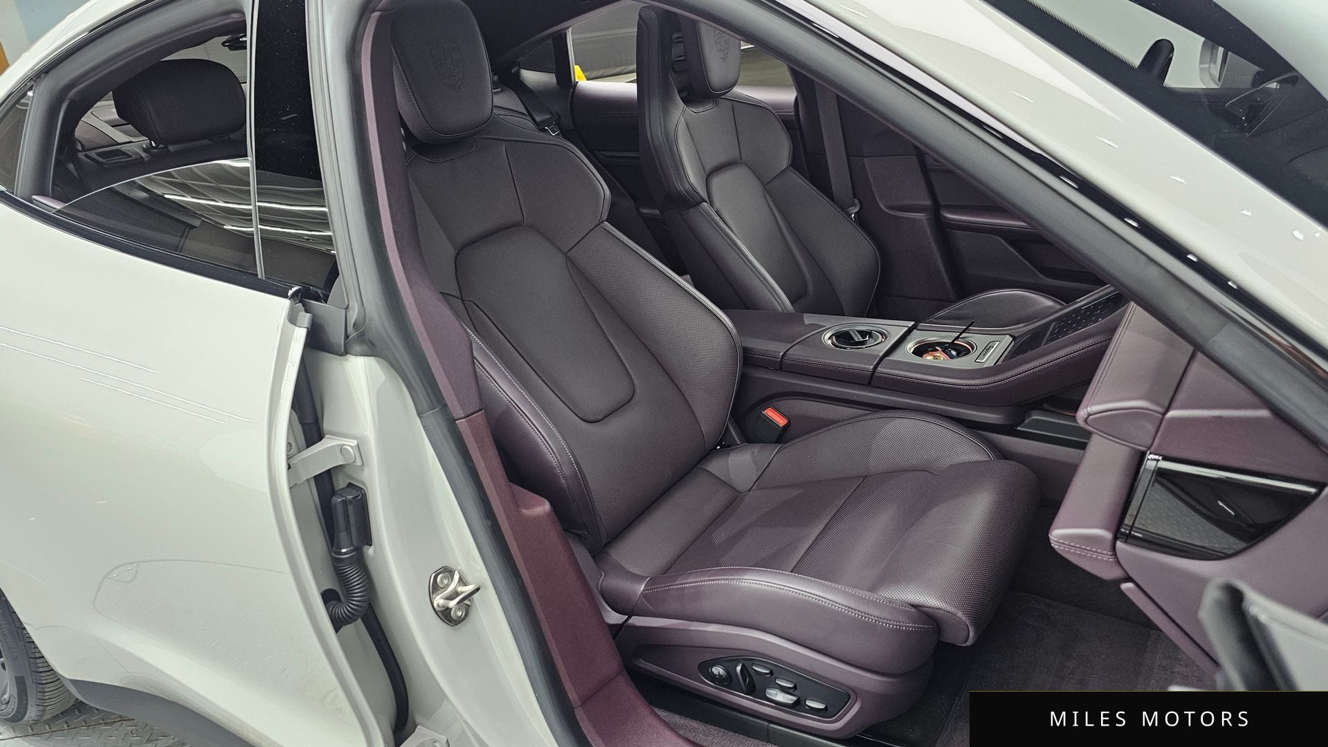 Porsche 타이칸 2021 — миниатюра 17