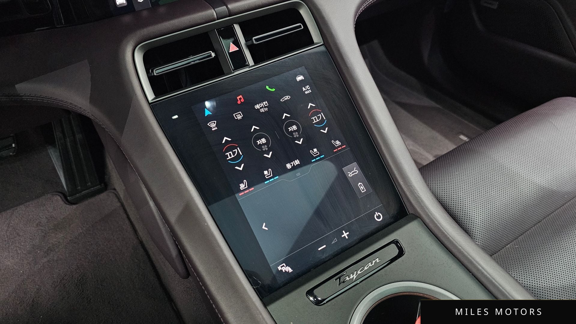 Porsche 타이칸 2021 — миниатюра 23