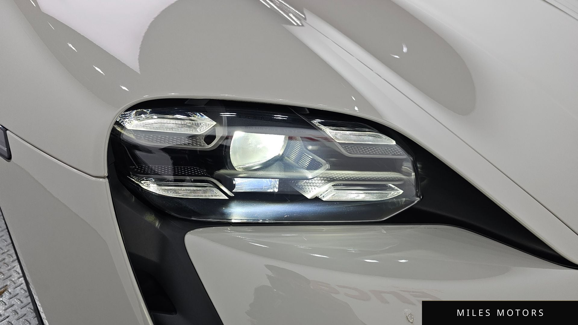Porsche 타이칸 2021 — миниатюра 8