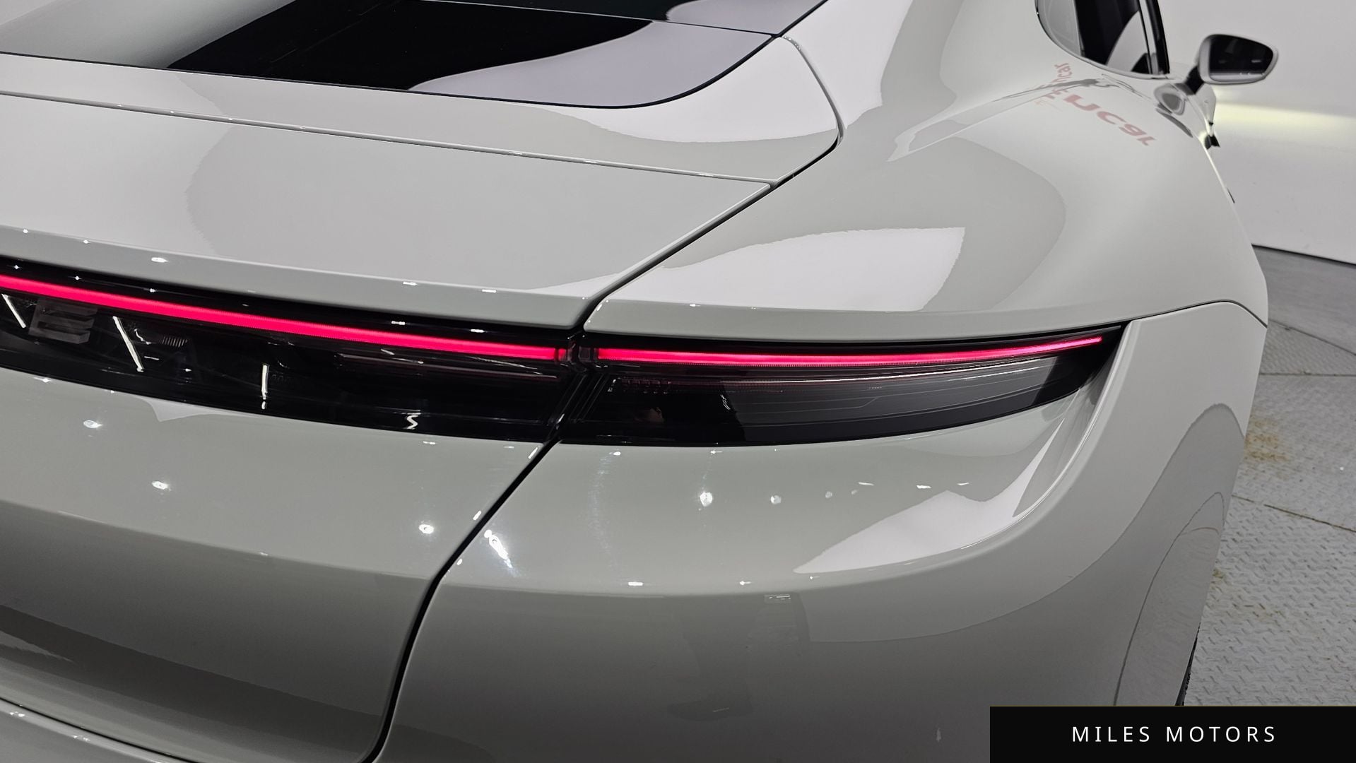 Porsche 타이칸 2021 — миниатюра 9