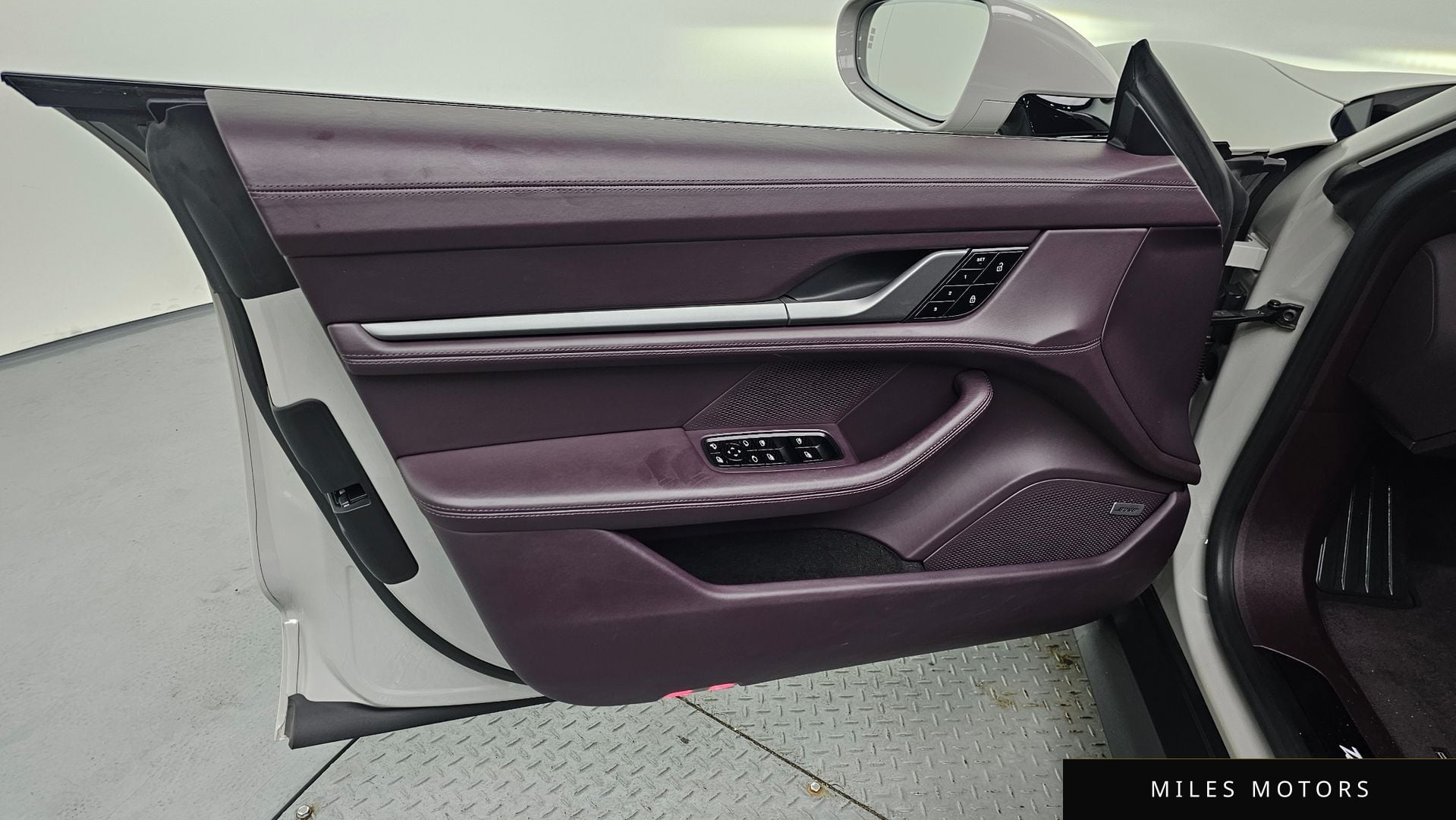 Porsche 타이칸 2021 — миниатюра 14