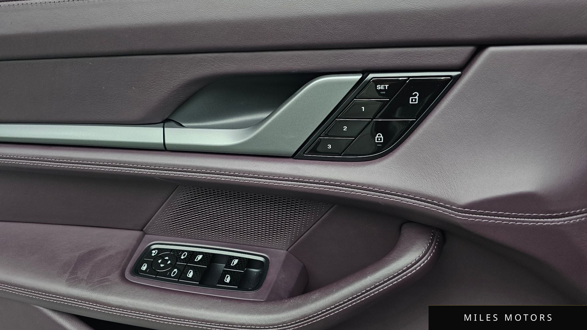 Porsche 타이칸 2021 — миниатюра 31