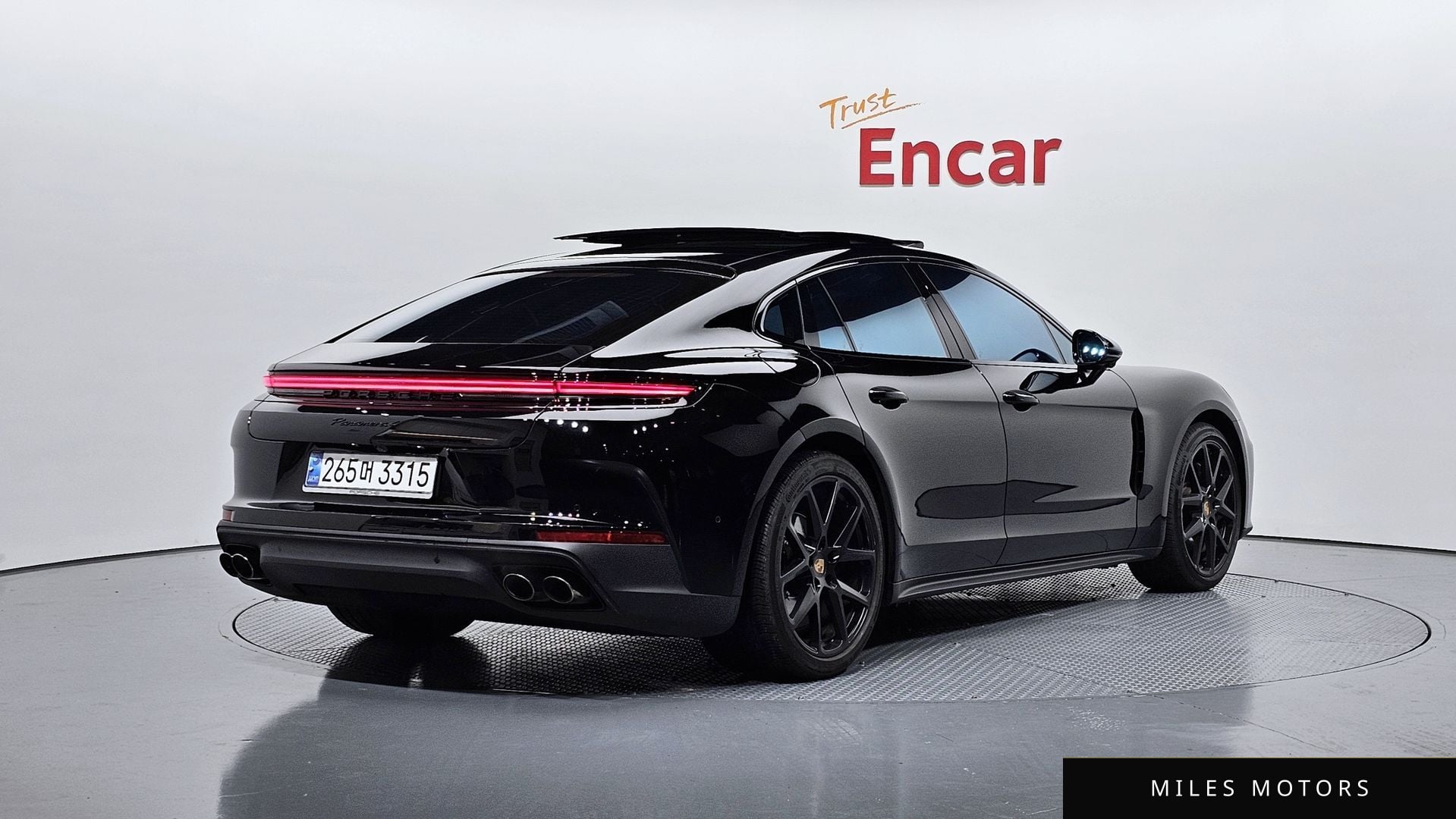 Porsche Panamera 2025 — миниатюра 2