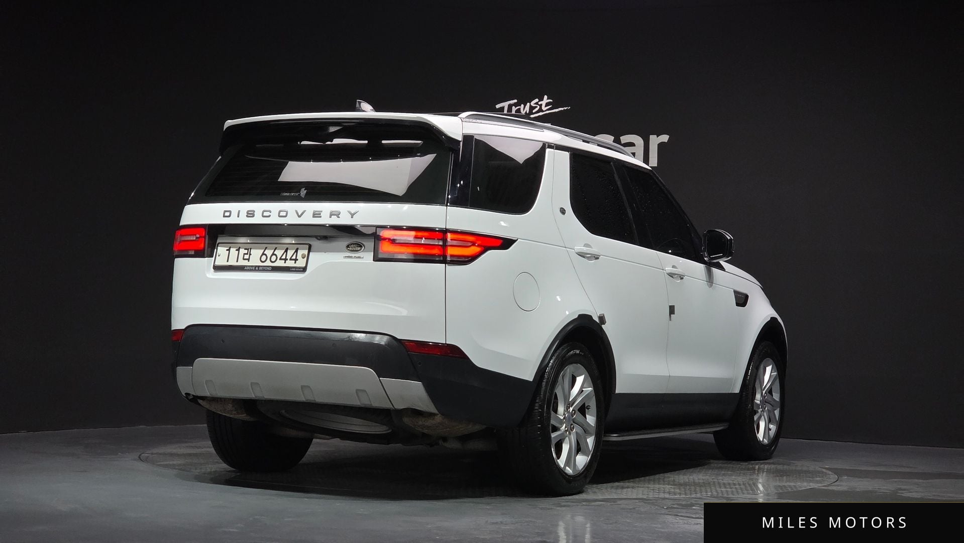Land Rover Discovery 2017 — миниатюра 2