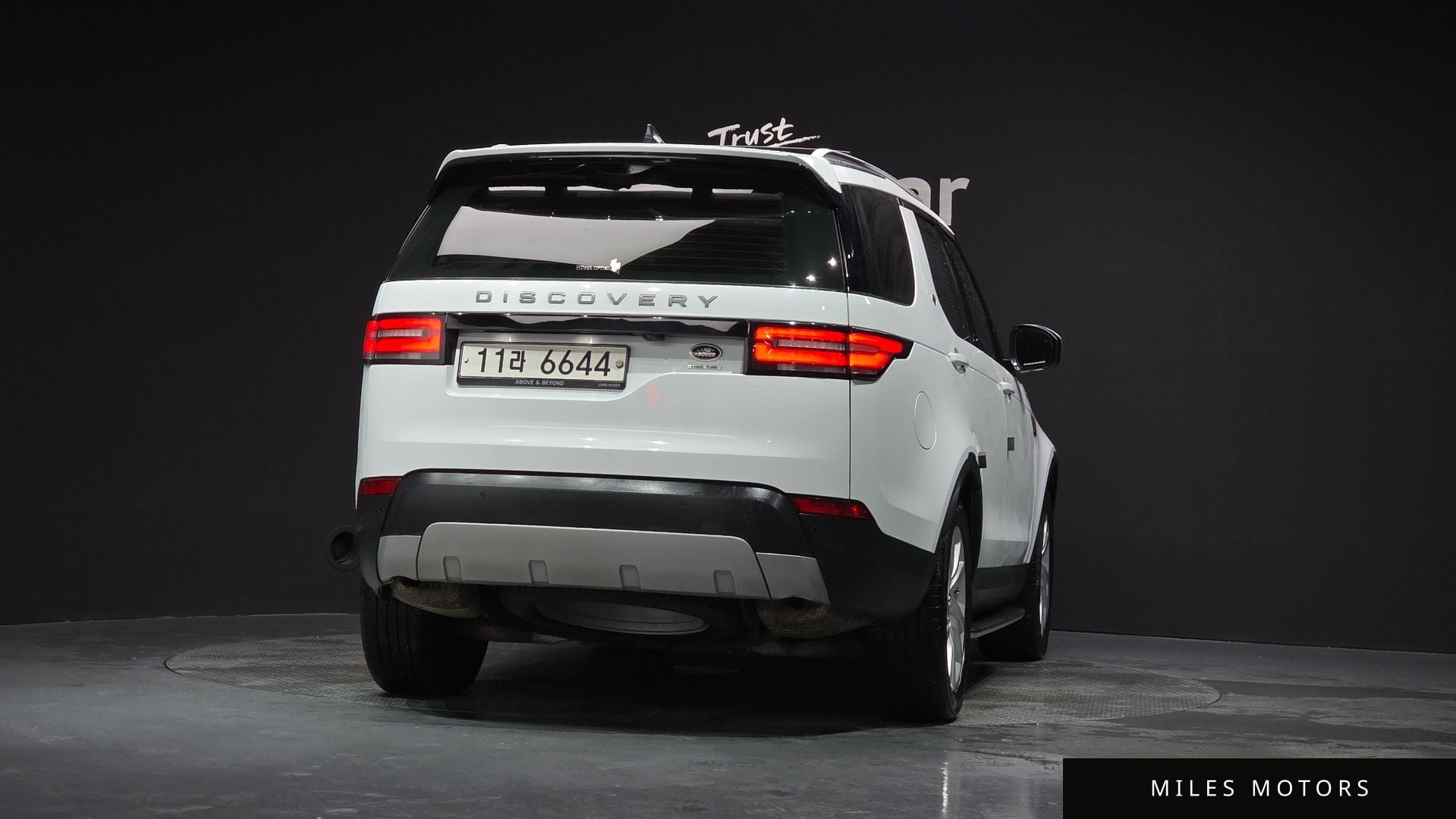 Land Rover Discovery 2017 — миниатюра 4