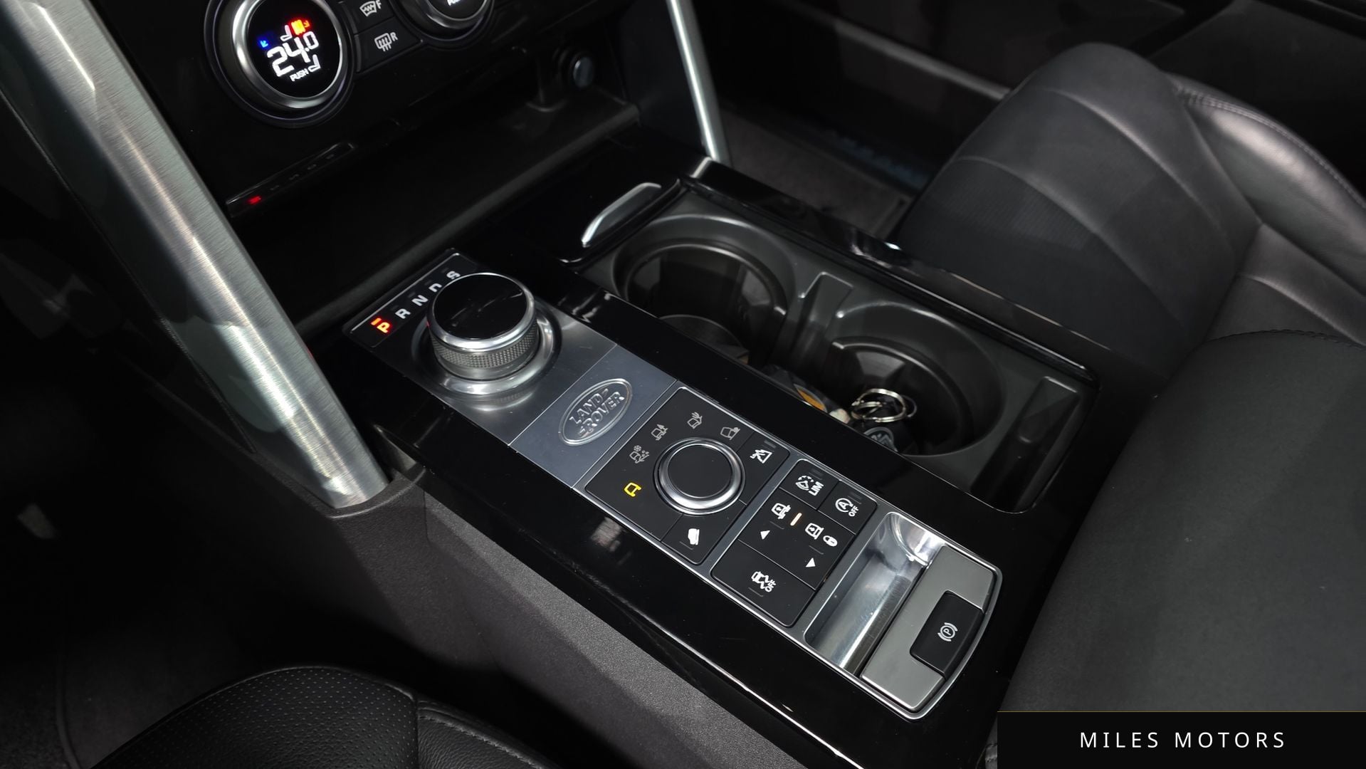Land Rover Discovery 2017 — миниатюра 9