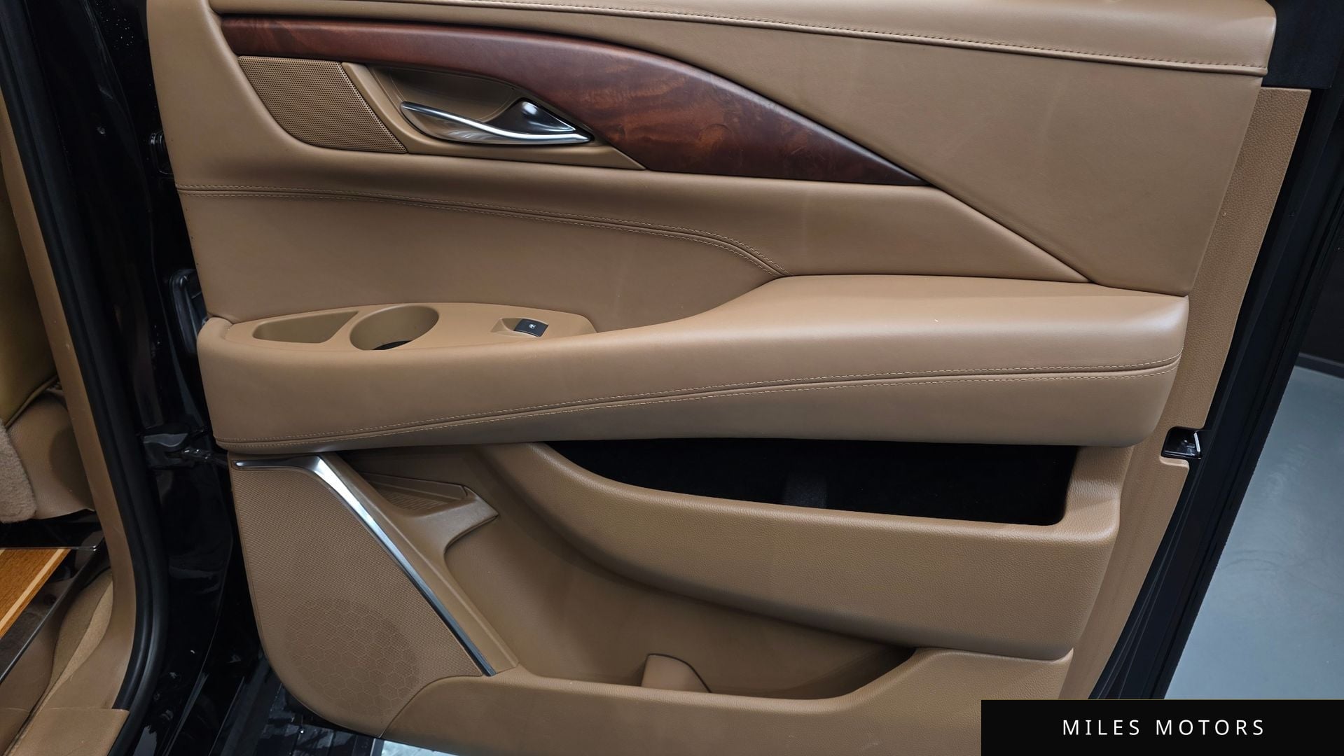 Cadillac 에스컬레이드 2017 — миниатюра 15