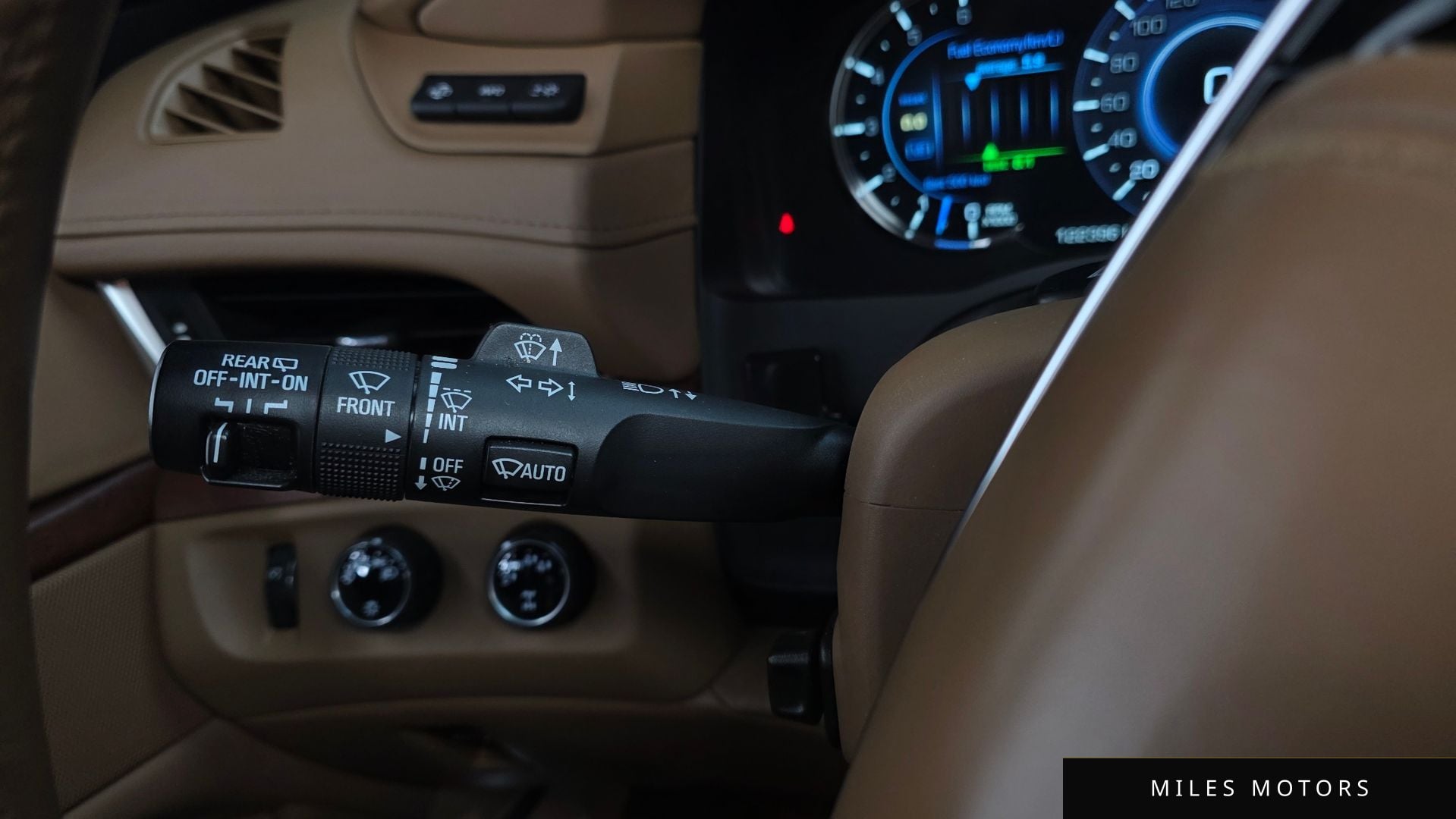 Cadillac 에스컬레이드 2017 — миниатюра 28