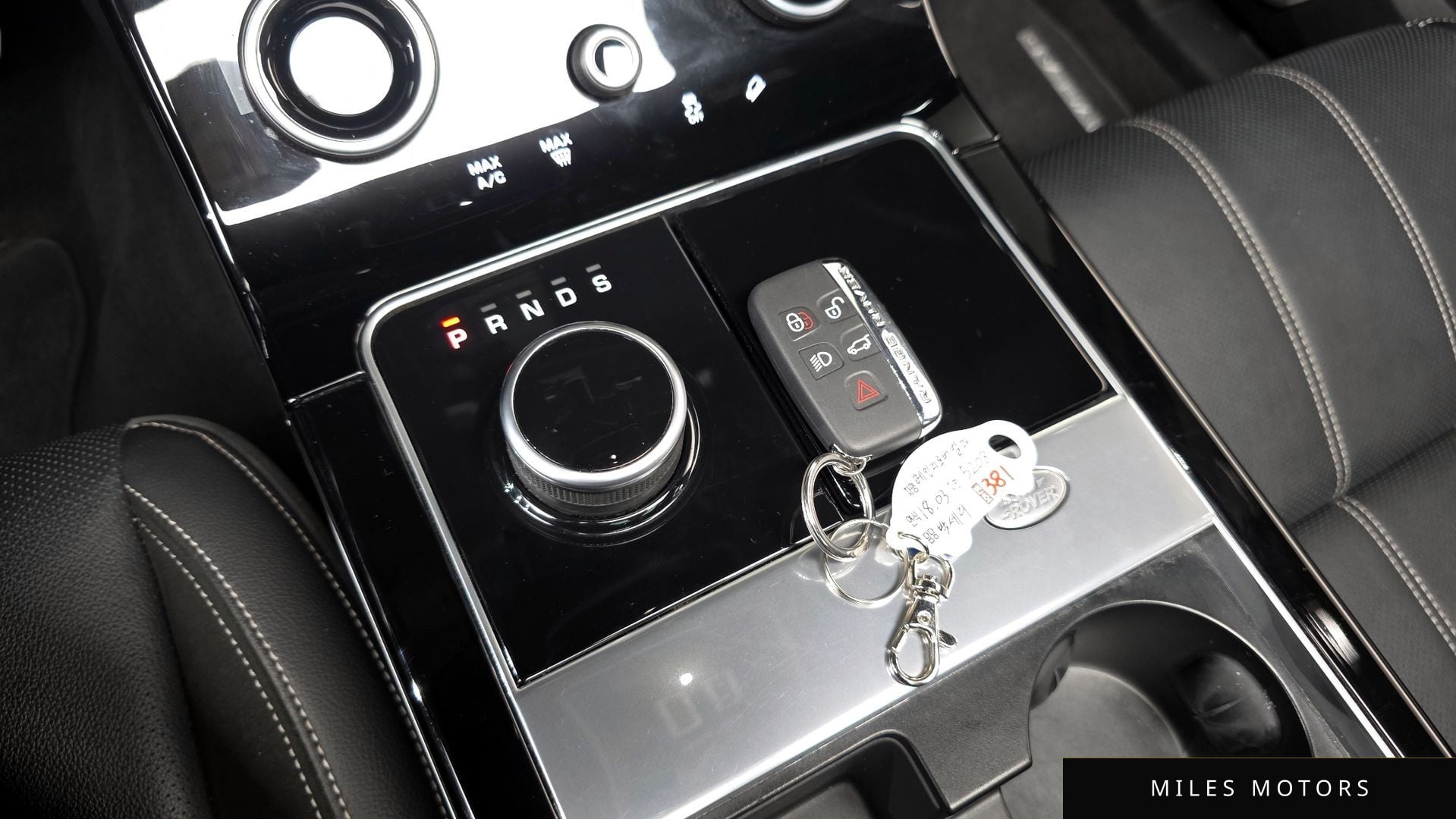 Land Rover Range Rover Velar 2018 — миниатюра 9