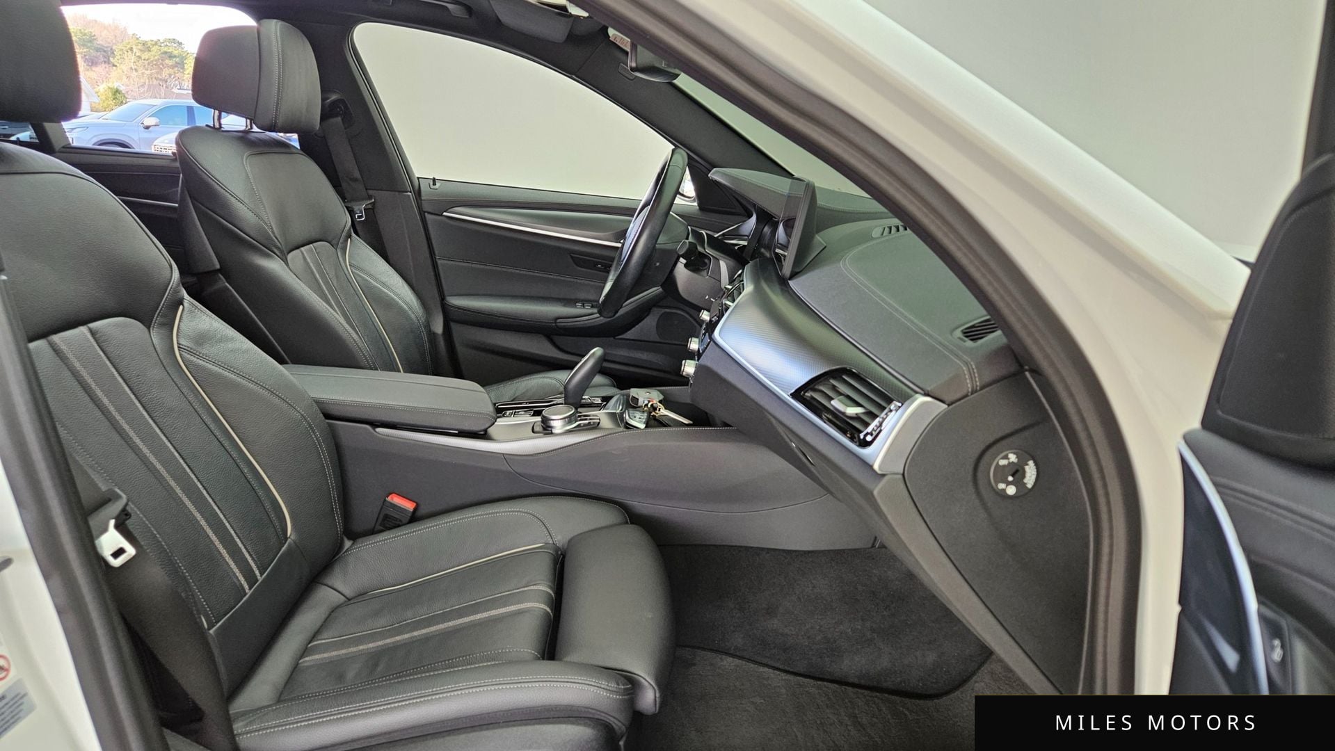 BMW 5 Series (G30) 2022 — миниатюра 11