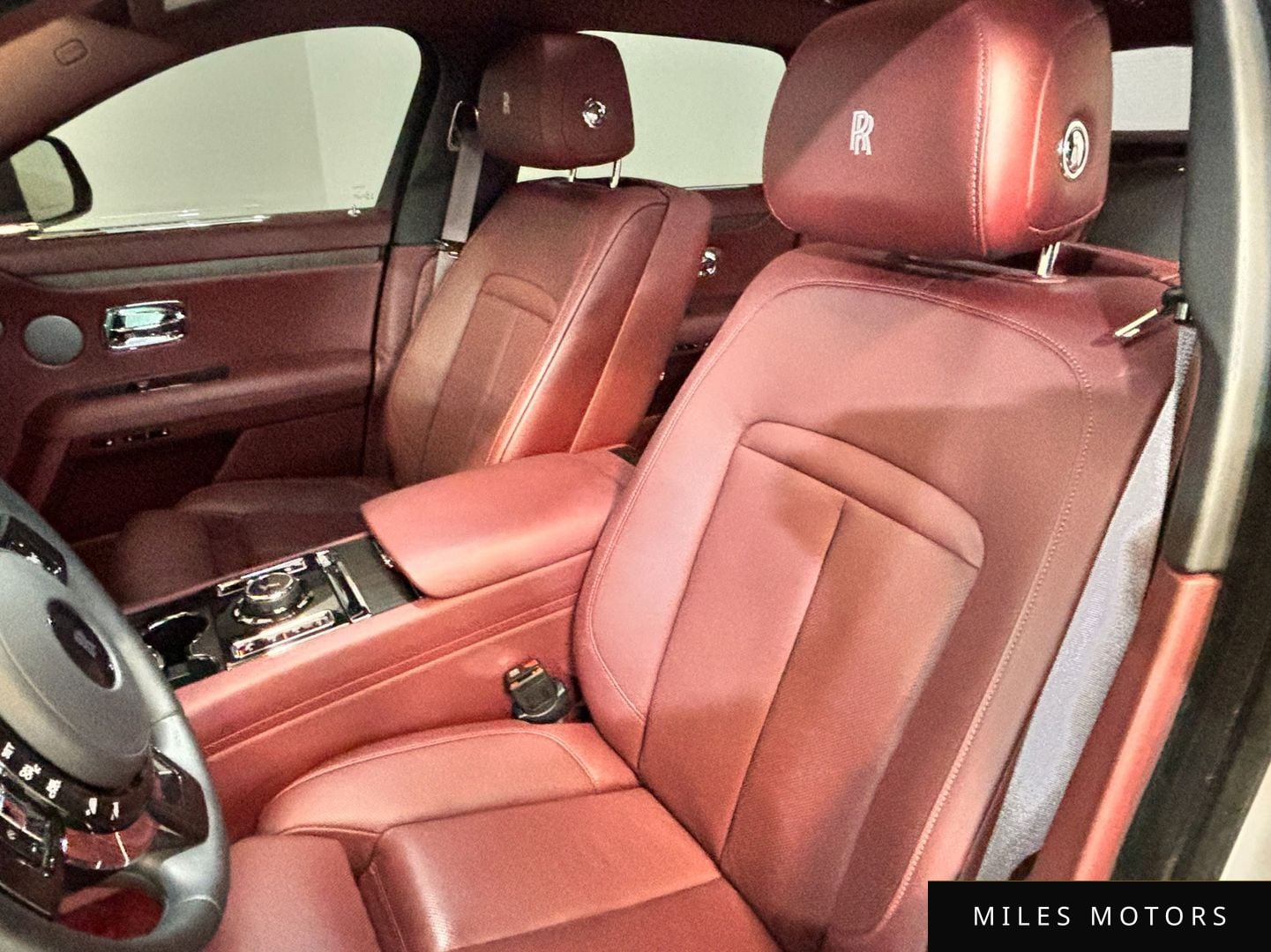 Rolls-Royce 고스트 2022 — миниатюра 8