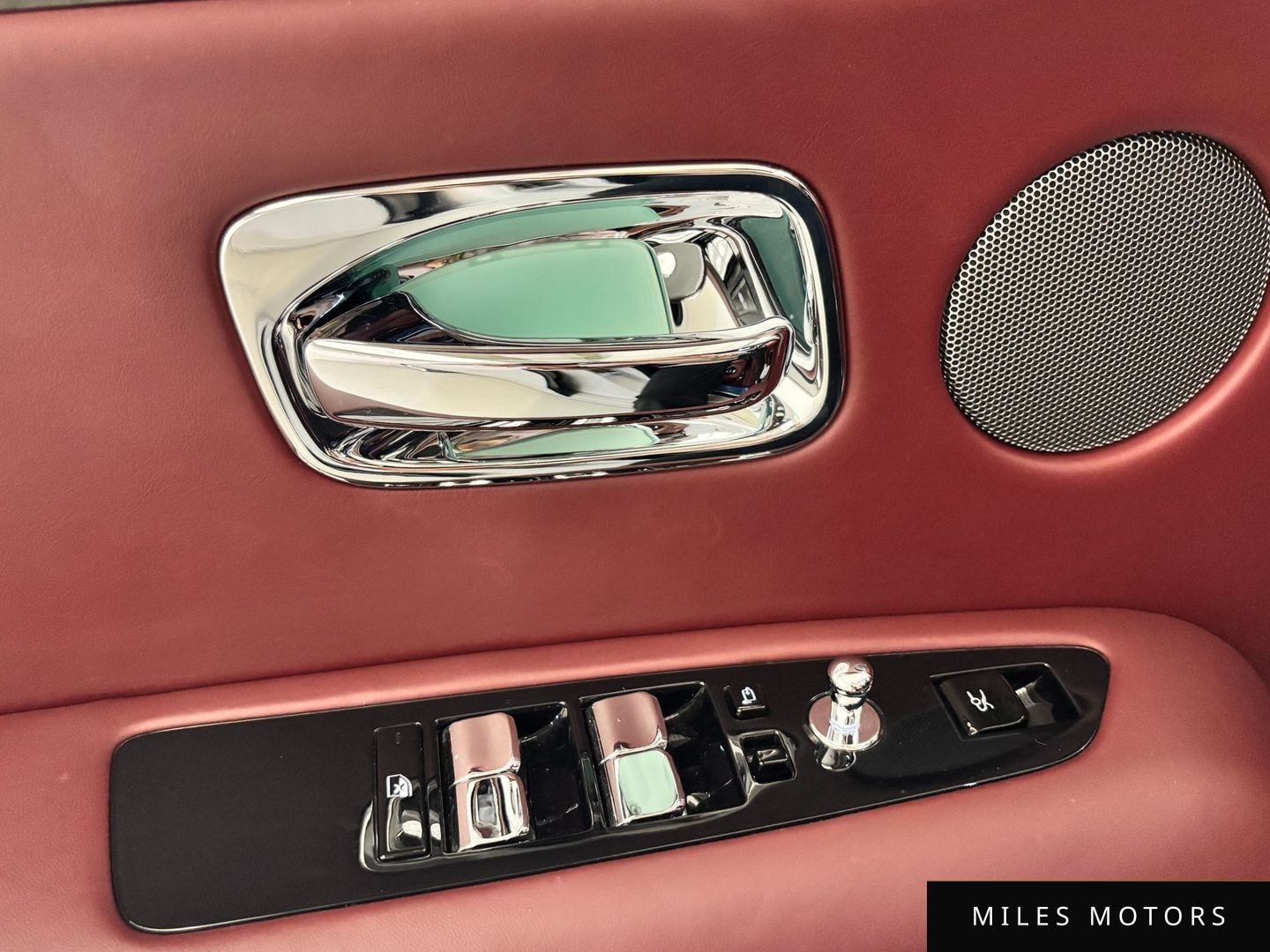 Rolls-Royce 고스트 2022 — миниатюра 13