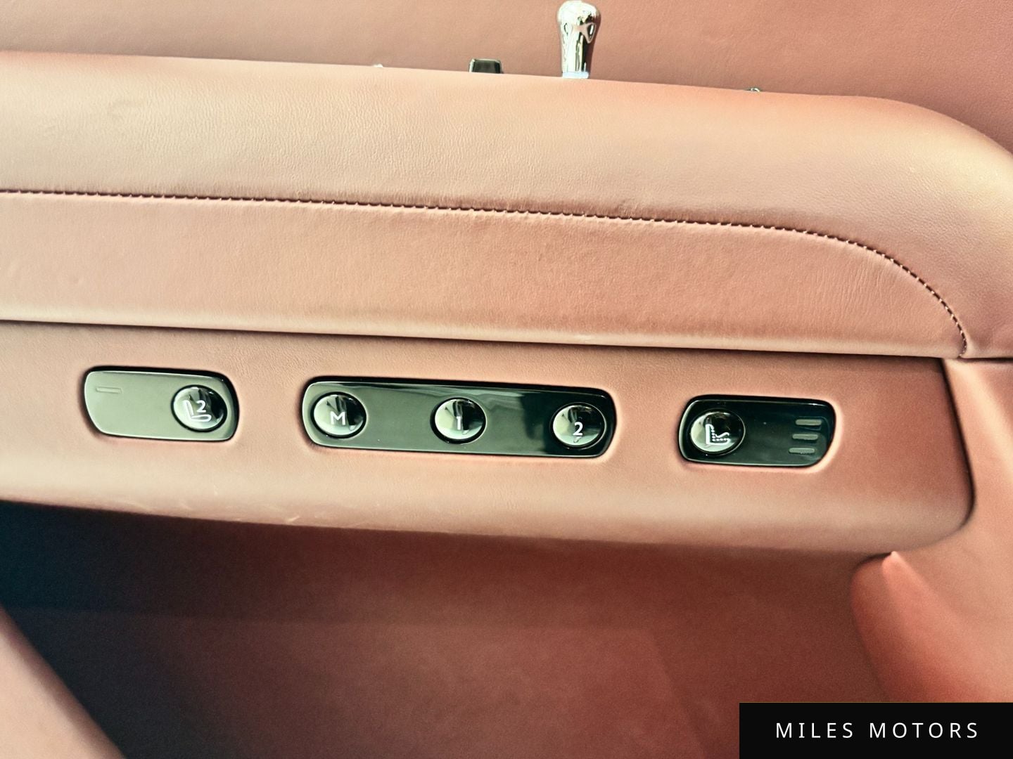 Rolls-Royce 고스트 2022 — миниатюра 14