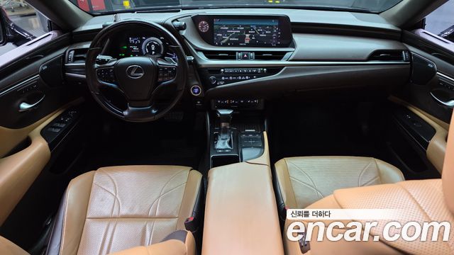 Лексус ES300h 2019 — миниатюра 10