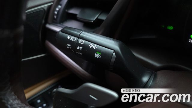 Лексус ES300h 2019 — миниатюра 34