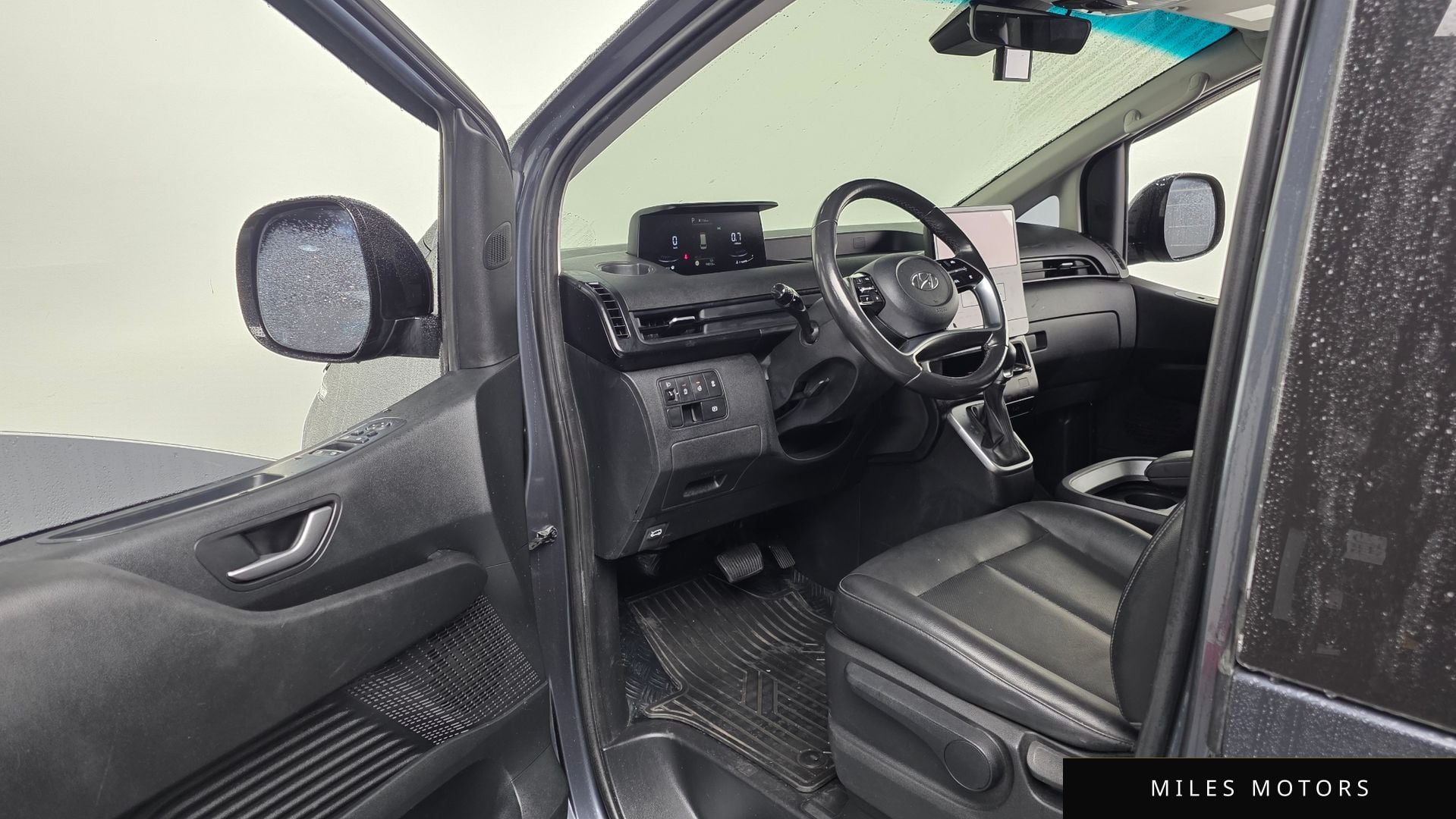 Hyundai Staria 2022 — миниатюра 10