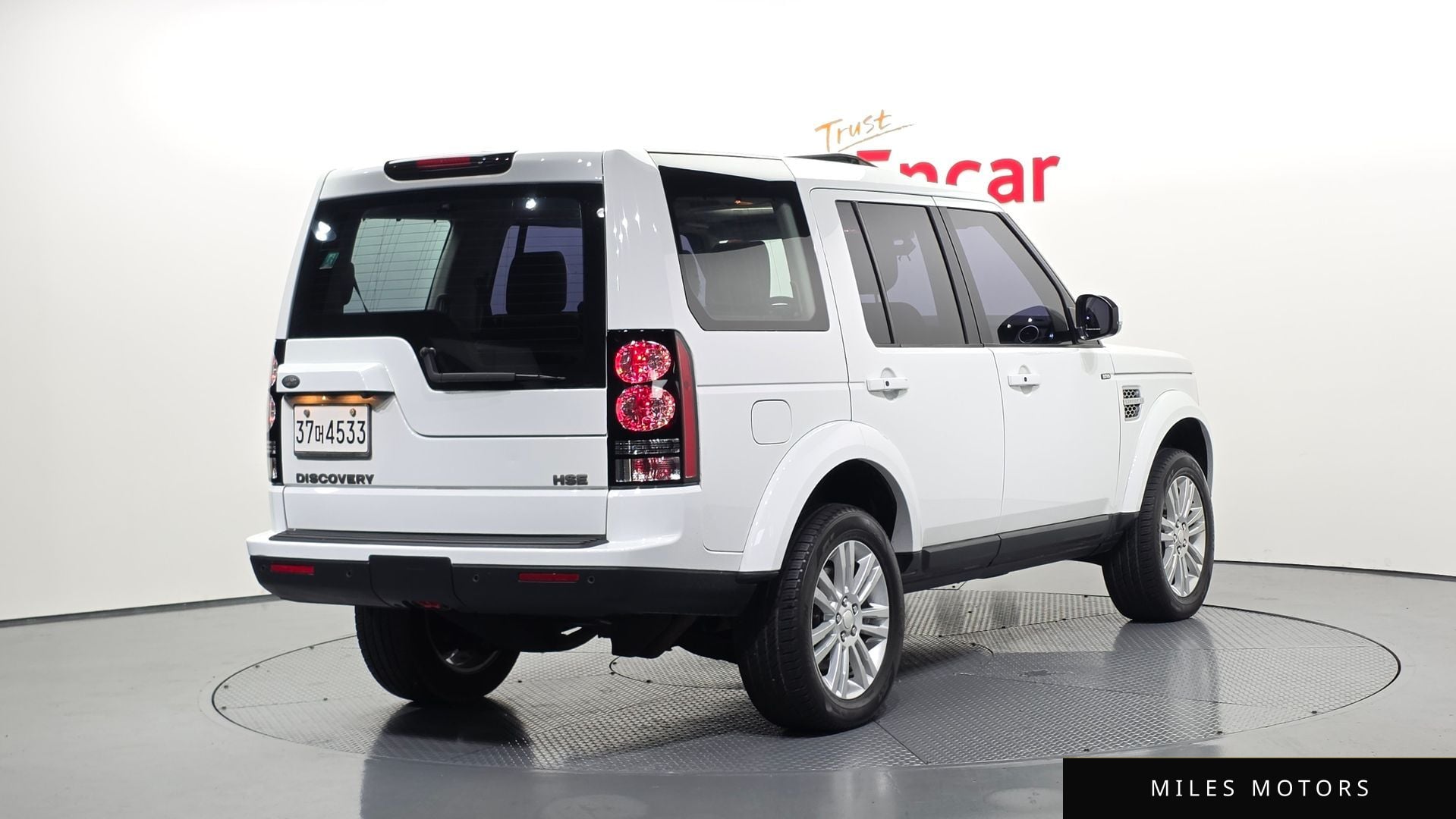 Land Rover Discovery 2014 — миниатюра 2