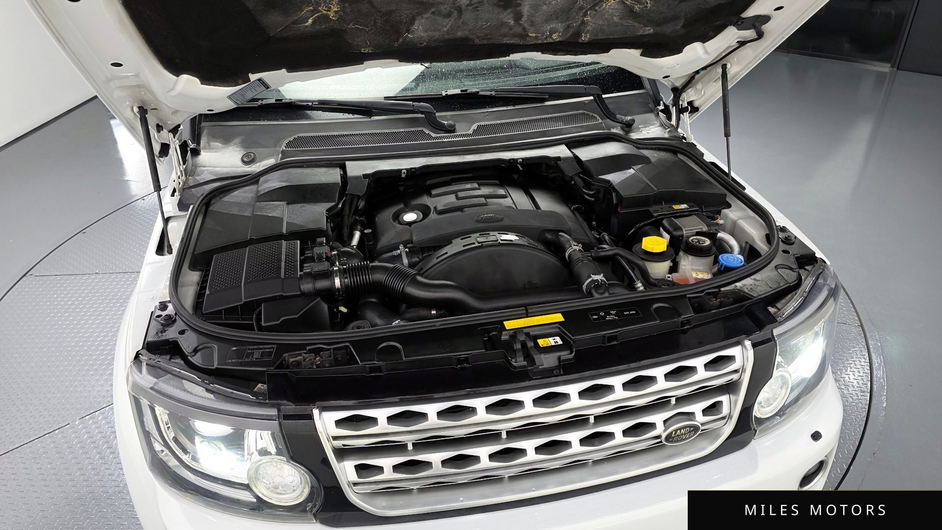 Land Rover Discovery 2014 — миниатюра 6