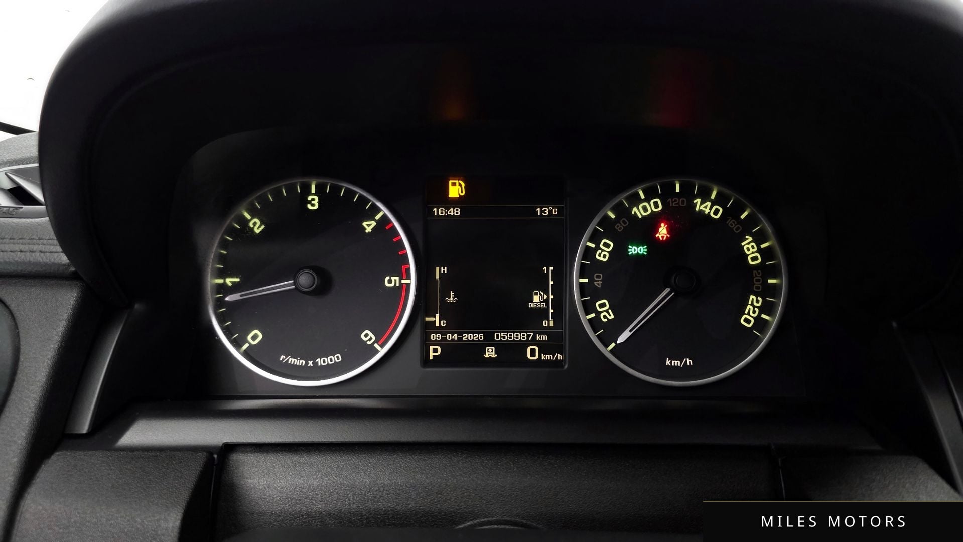 Land Rover Discovery 2014 — миниатюра 8