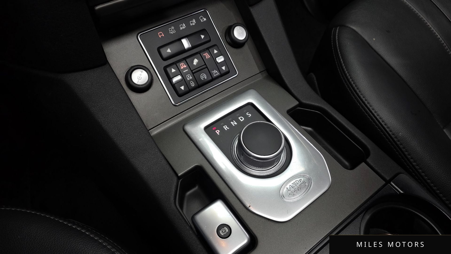 Land Rover Discovery 2014 — миниатюра 9