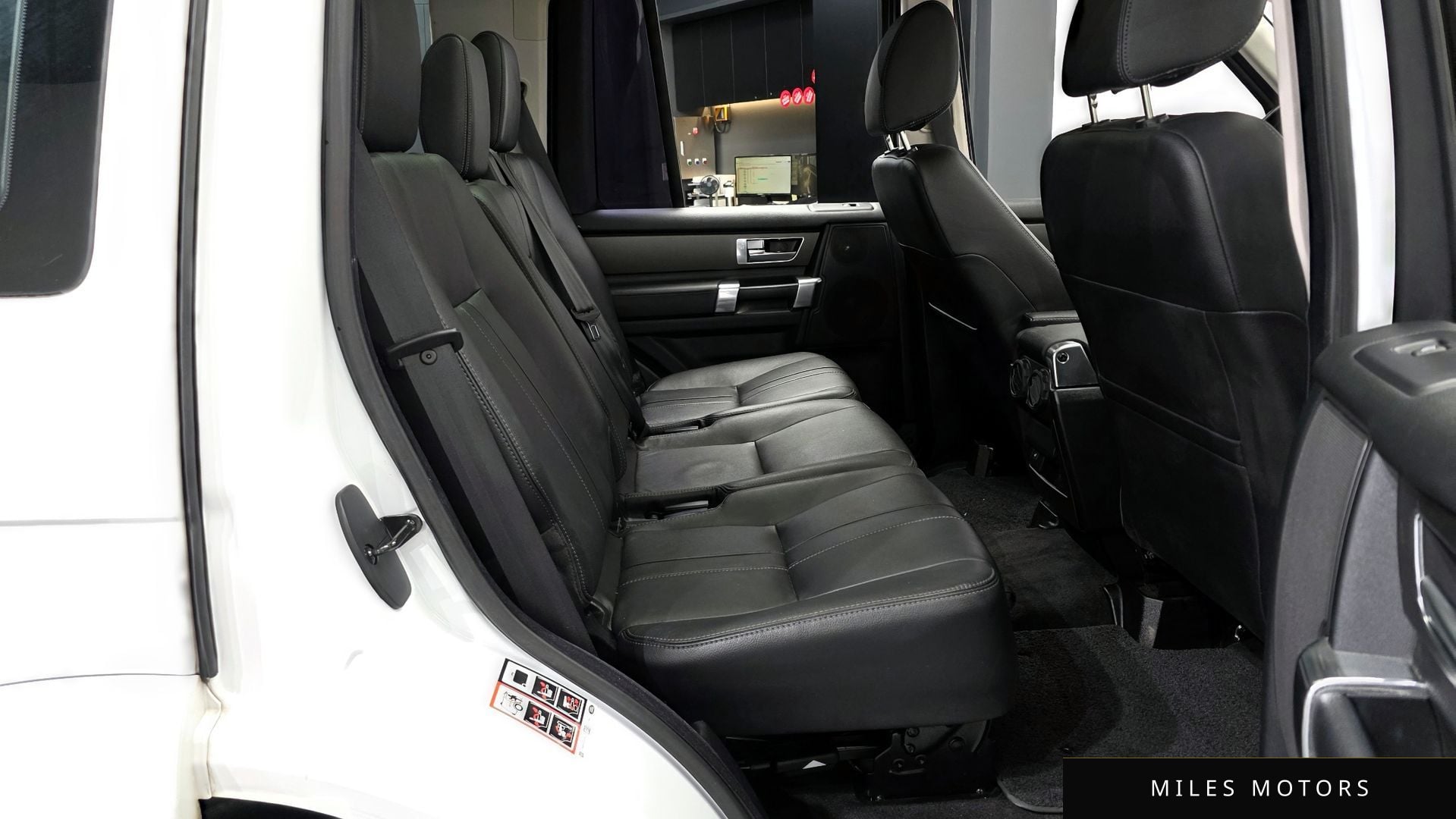 Land Rover Discovery 2014 — миниатюра 12