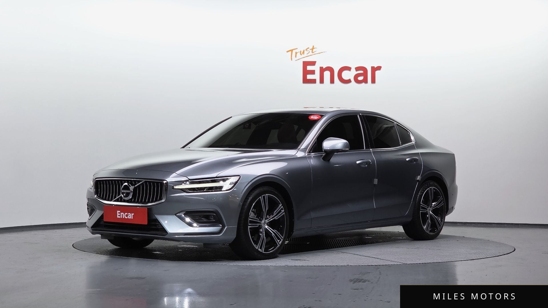 Volvo S60 2021 — фото 1 из 12