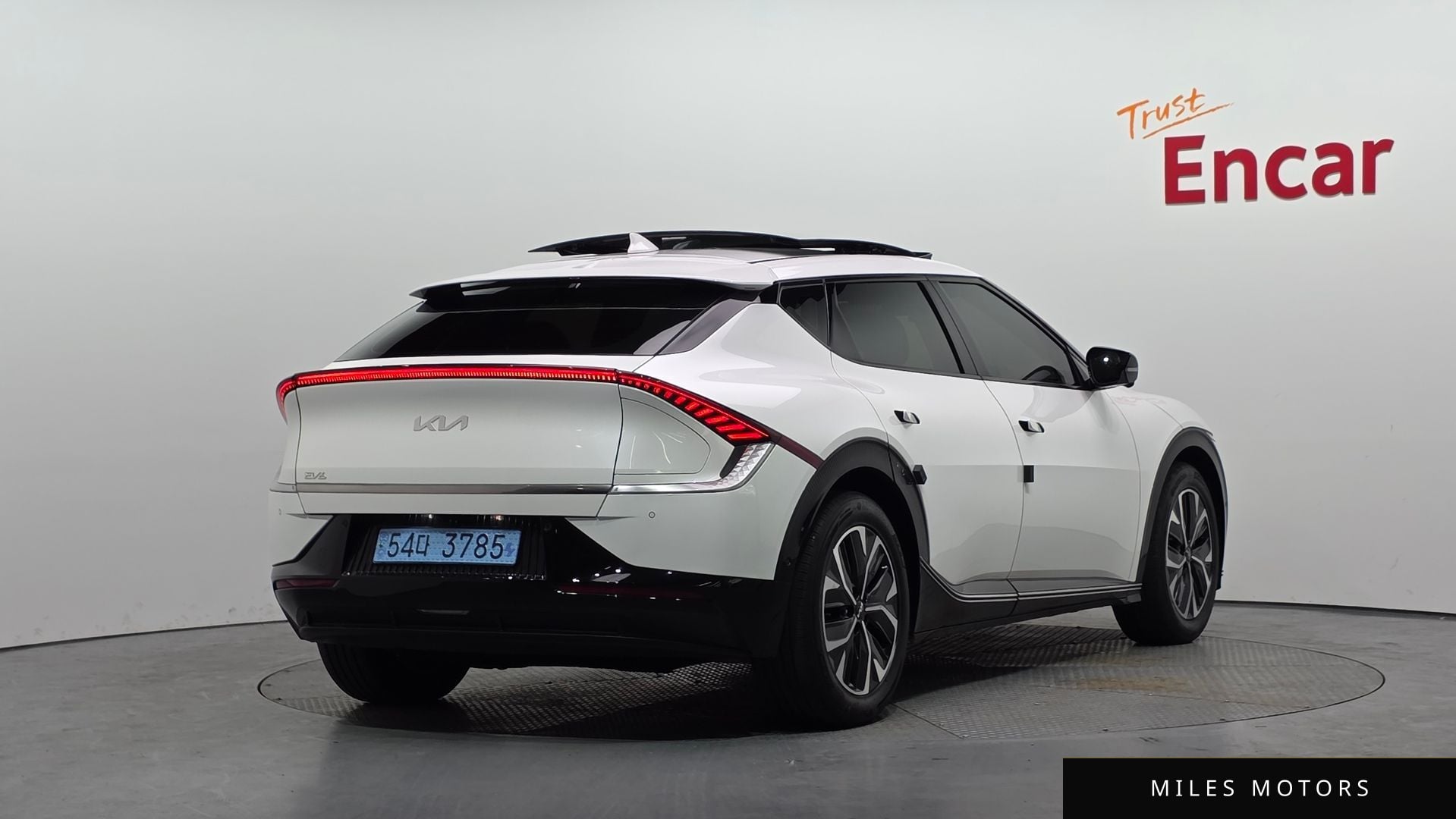 Kia EV6 2023 — миниатюра 2