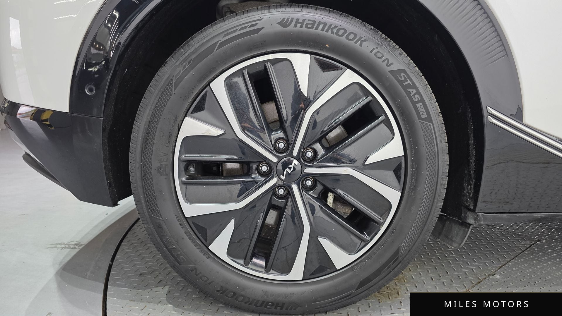Kia EV6 2023 — миниатюра 7