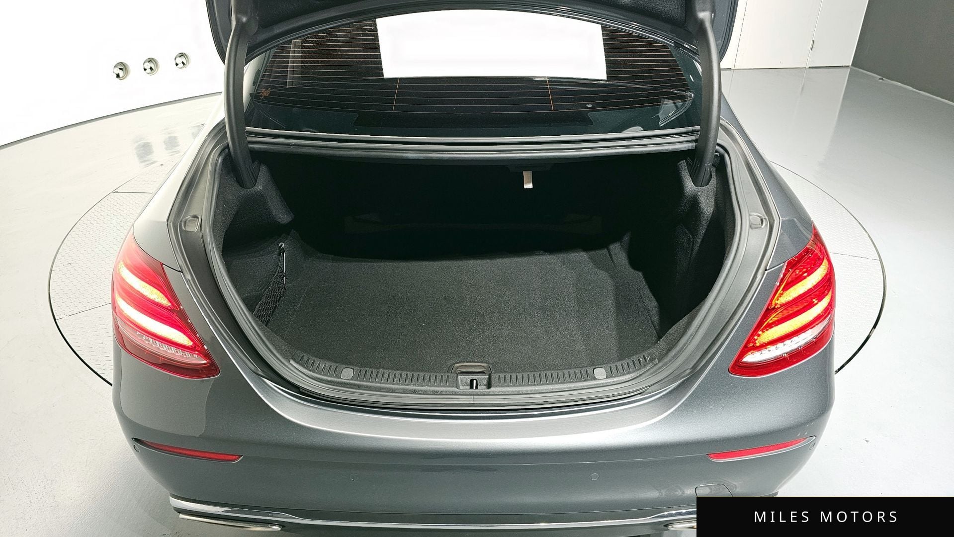Mercedes-Benz E-클래스 W213 2017 — миниатюра 20