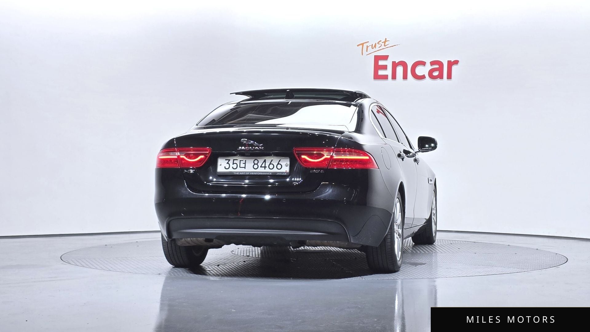 Jaguar XE 2017 — миниатюра 4