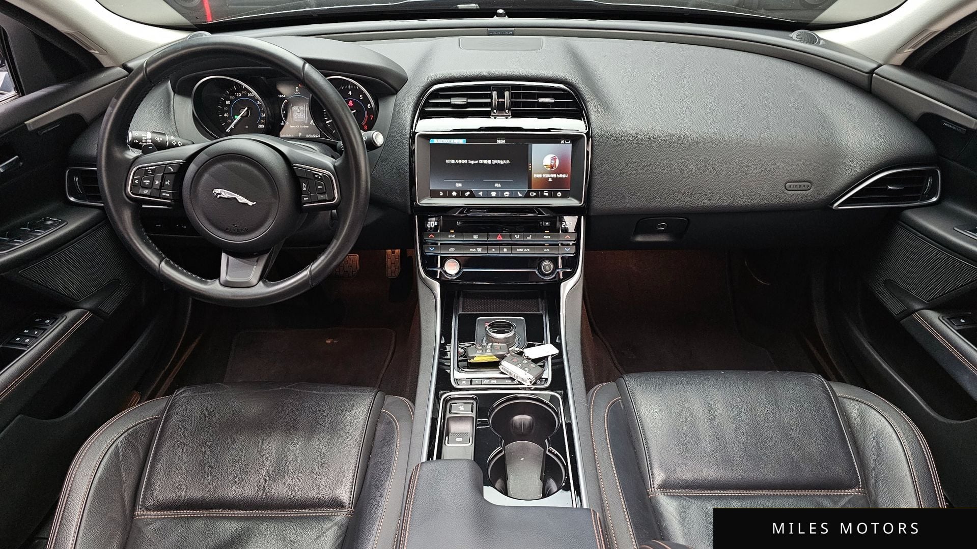 Jaguar XE 2017 — миниатюра 10