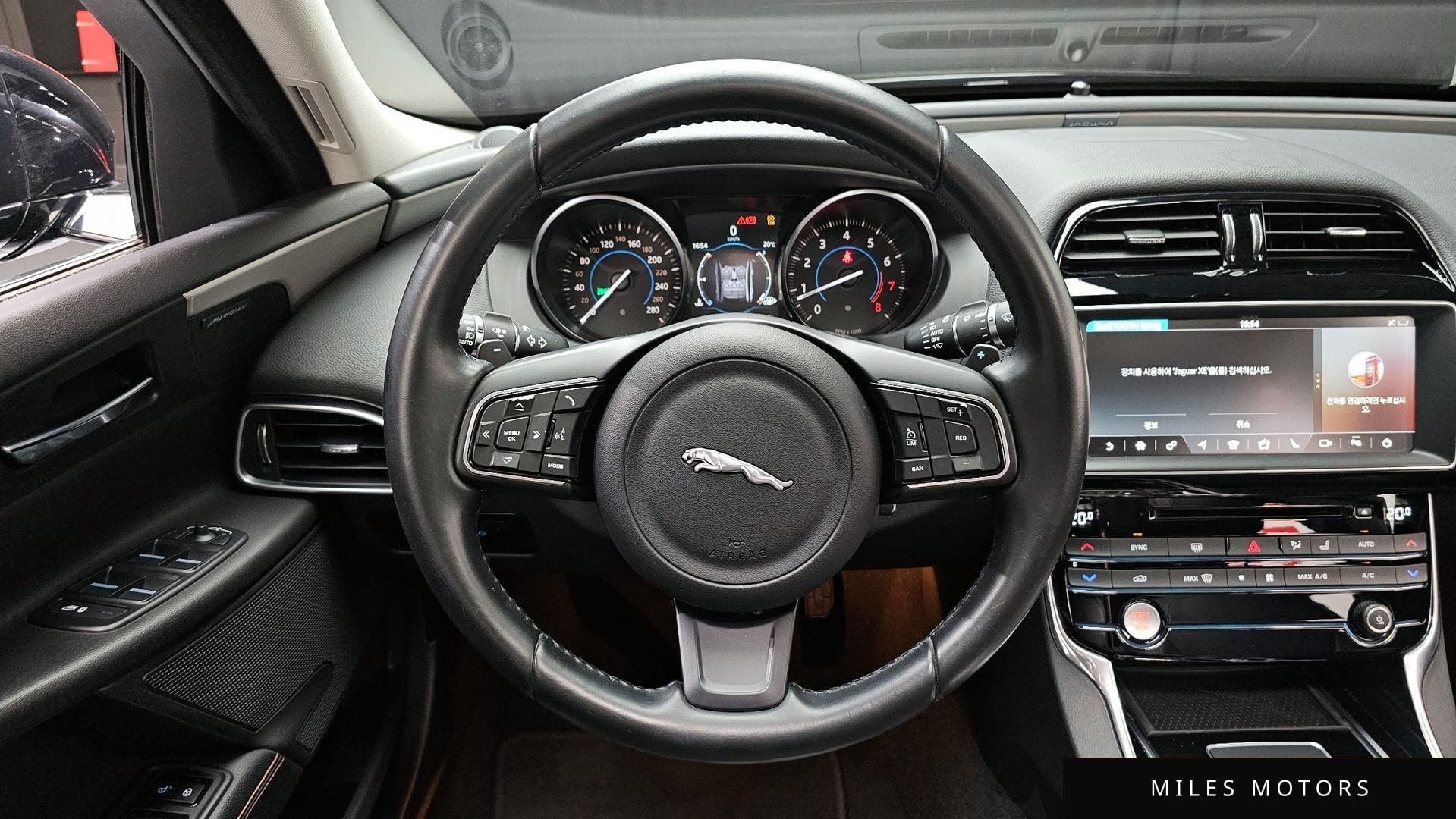 Jaguar XE 2017 — миниатюра 19